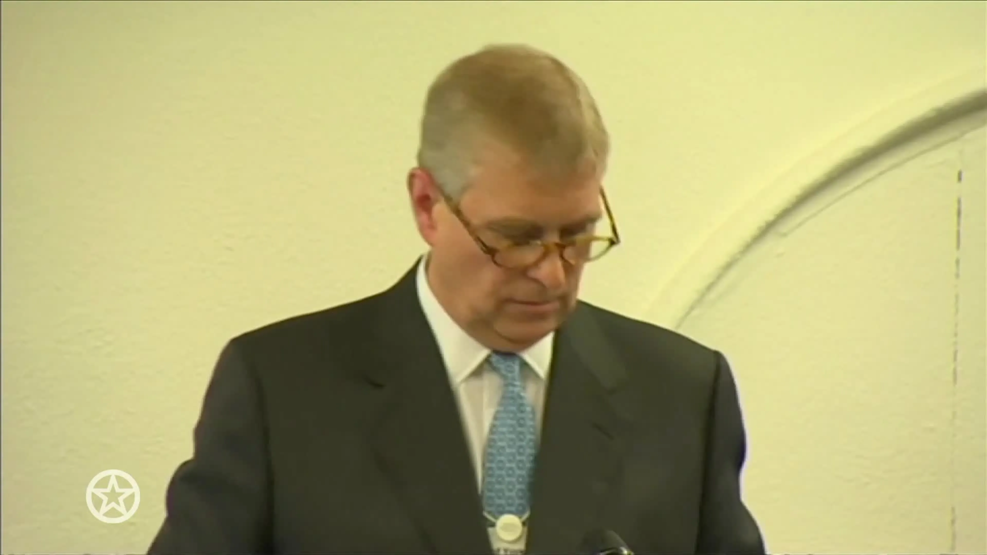Prins Andrew schikt