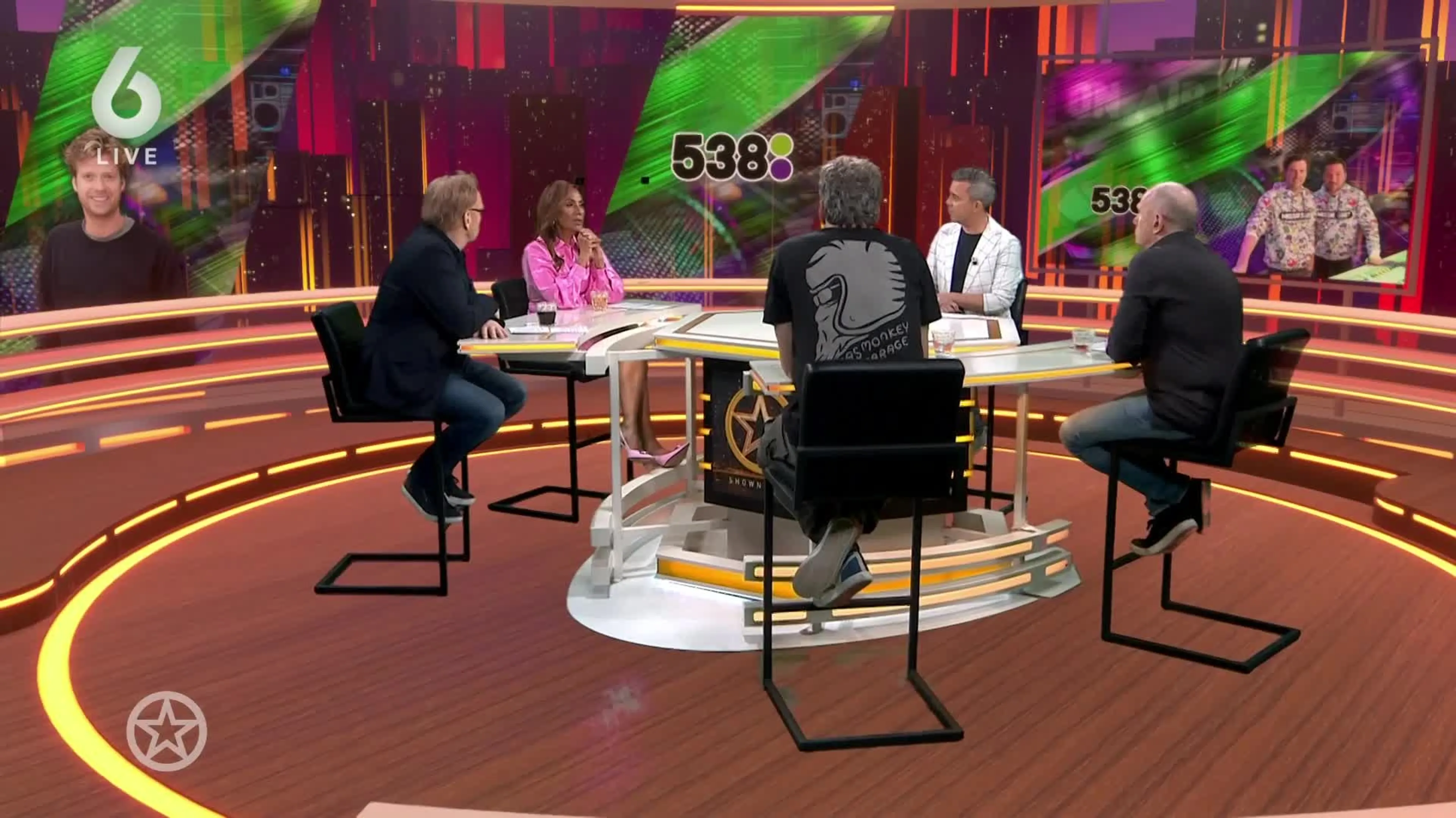 Shownieuws-tafel over stoppen Wietze bij 538-ochtendshow