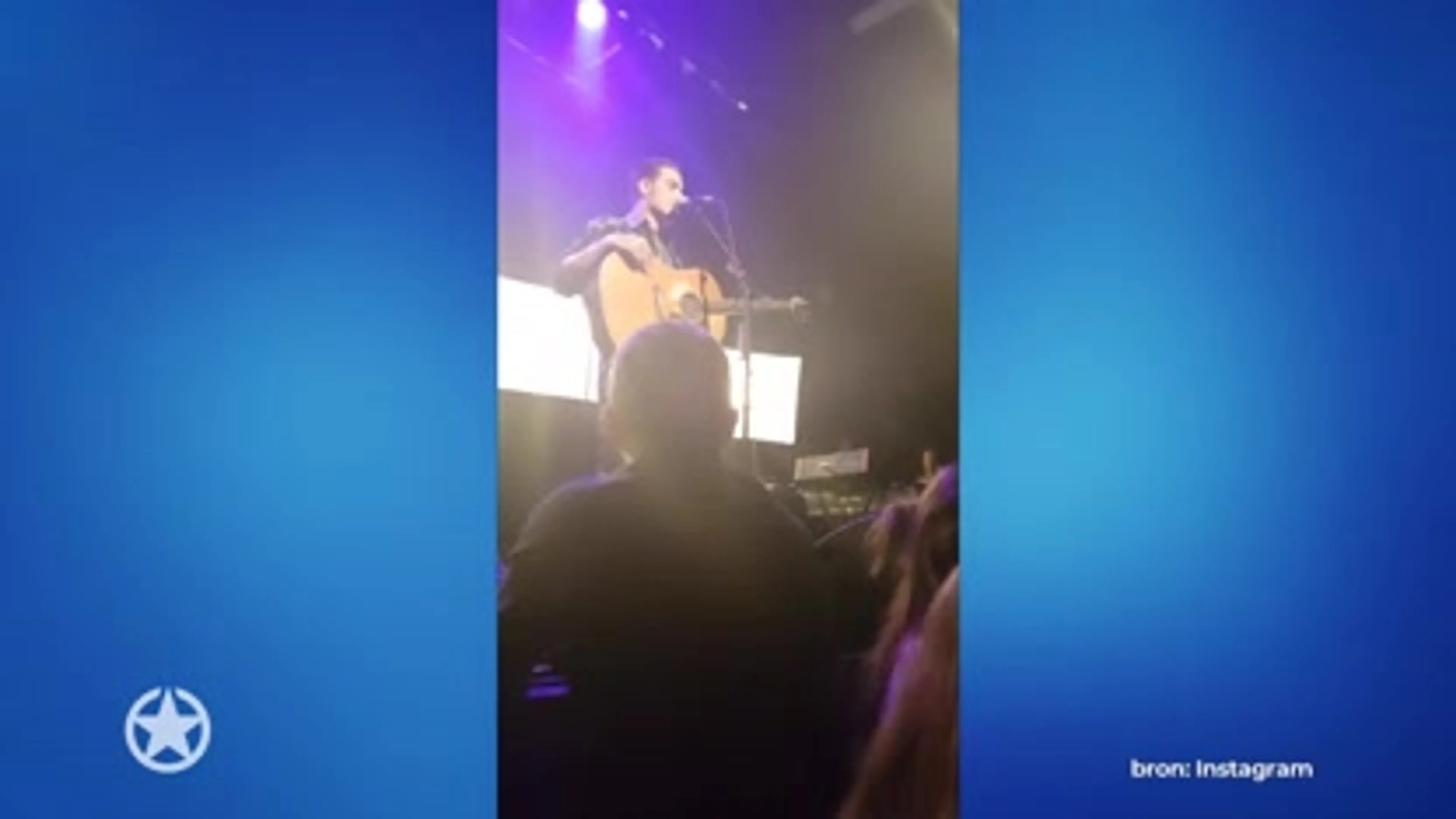 Douwe Bob stuurt vrouw de zaal uit tijdens optreden