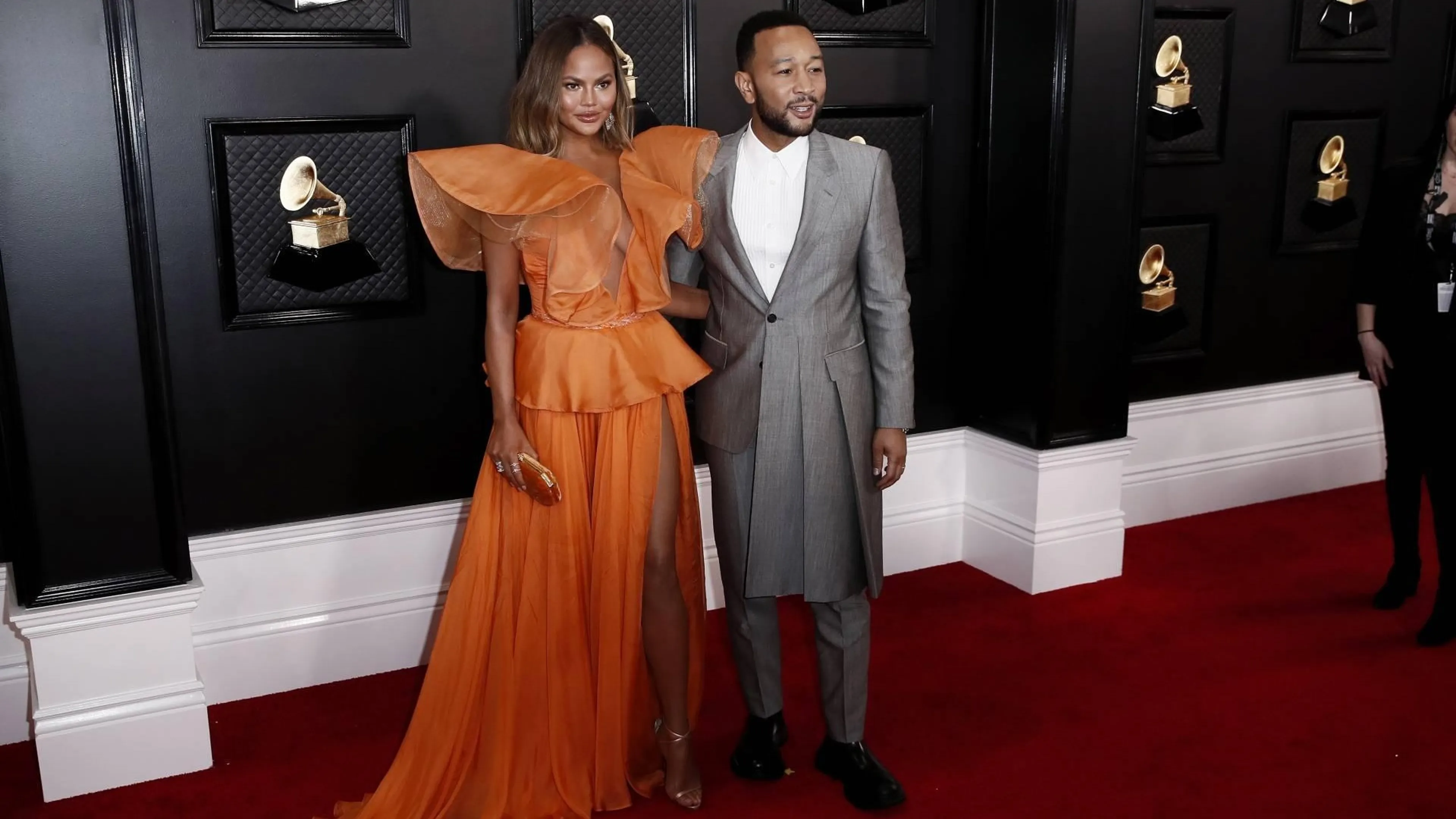 Chrissy Teigen eert ongeboren zoon met tattoo
