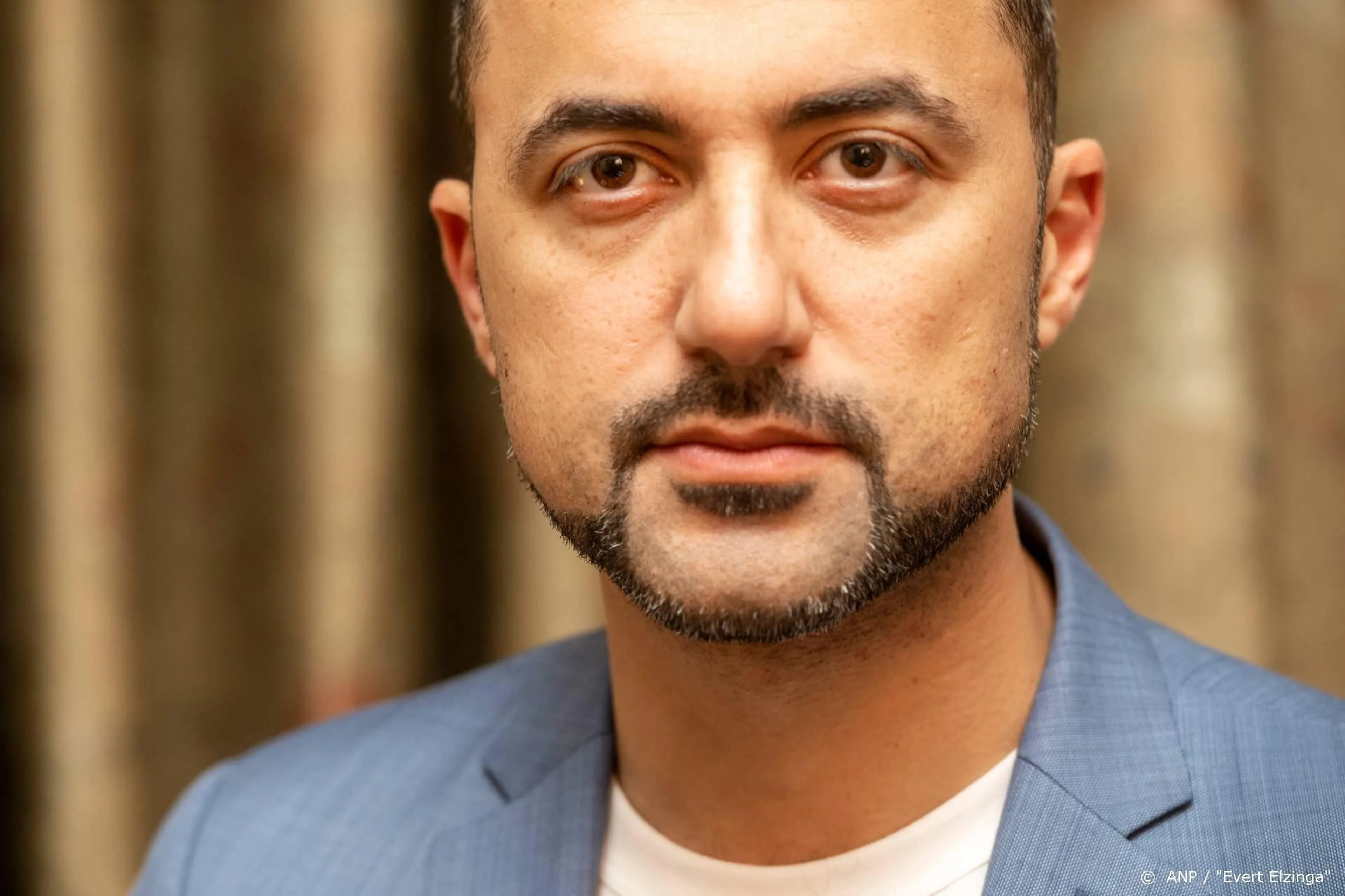 Taakstraf voor bedreigen van schrijver Akyol