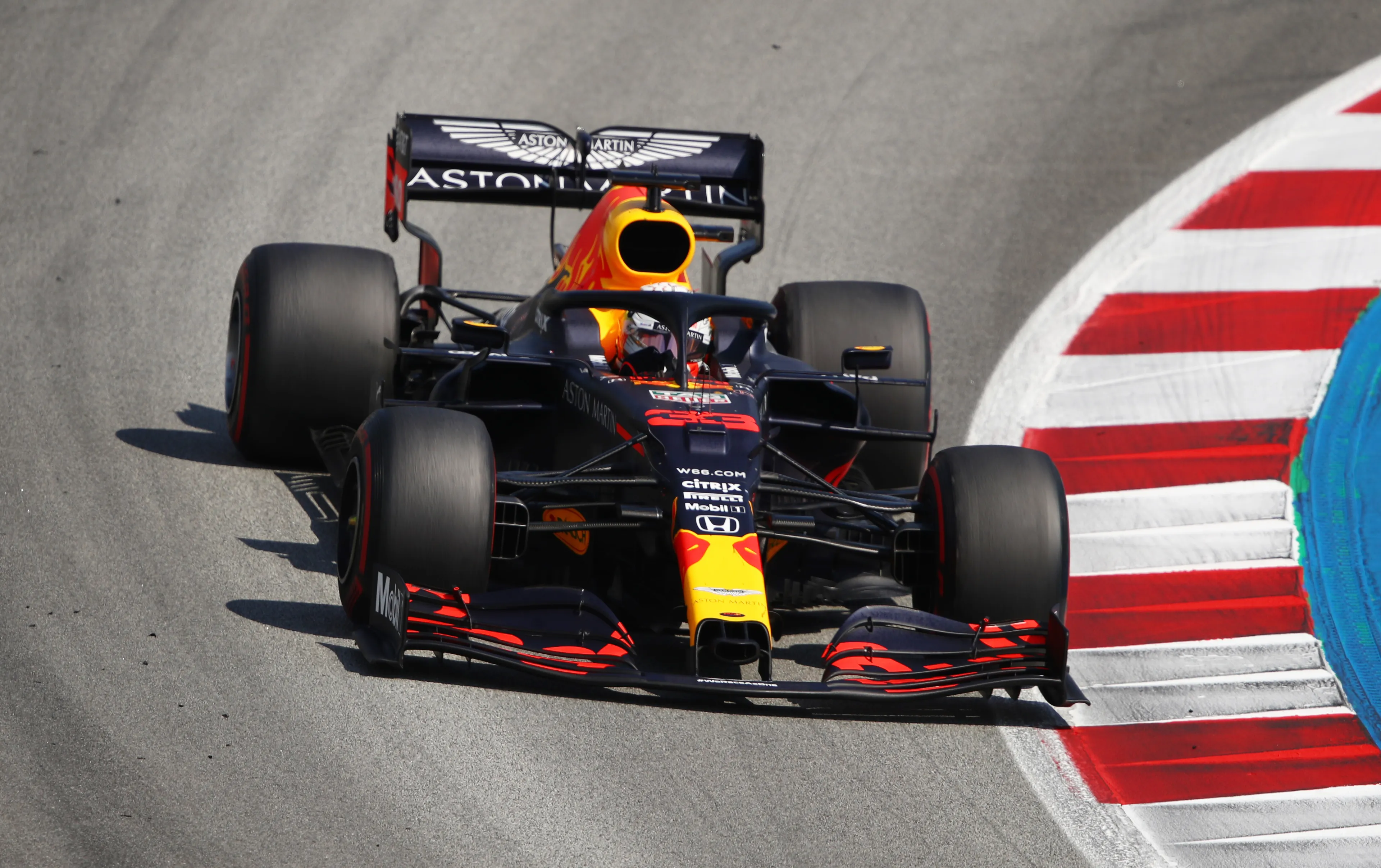 Verstappen tweede in Grote Prijs van Spanje achter Hamilton