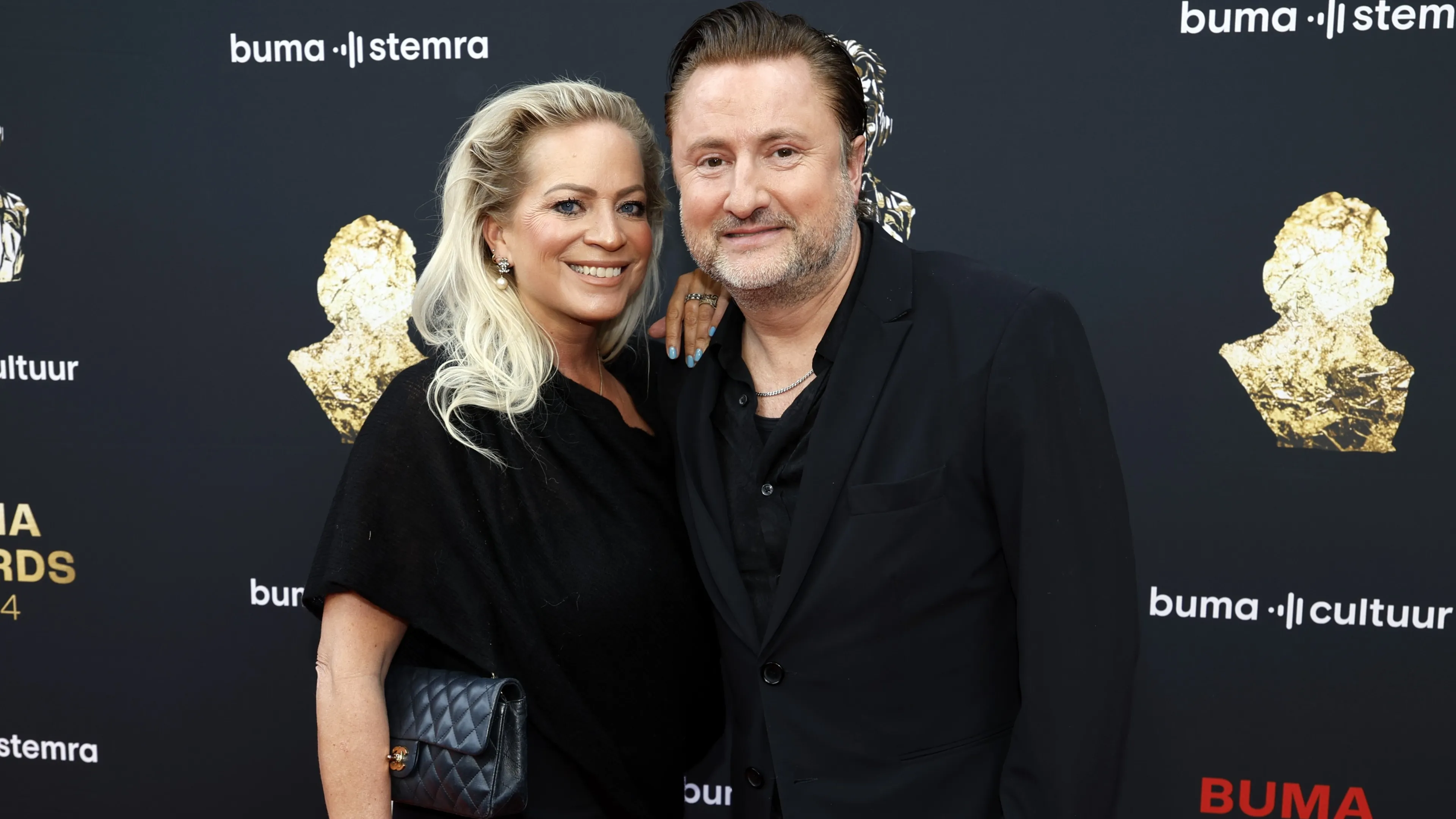 'Vrouw Dennis Weening lijkt huwelijksproblemen te bevestigen'