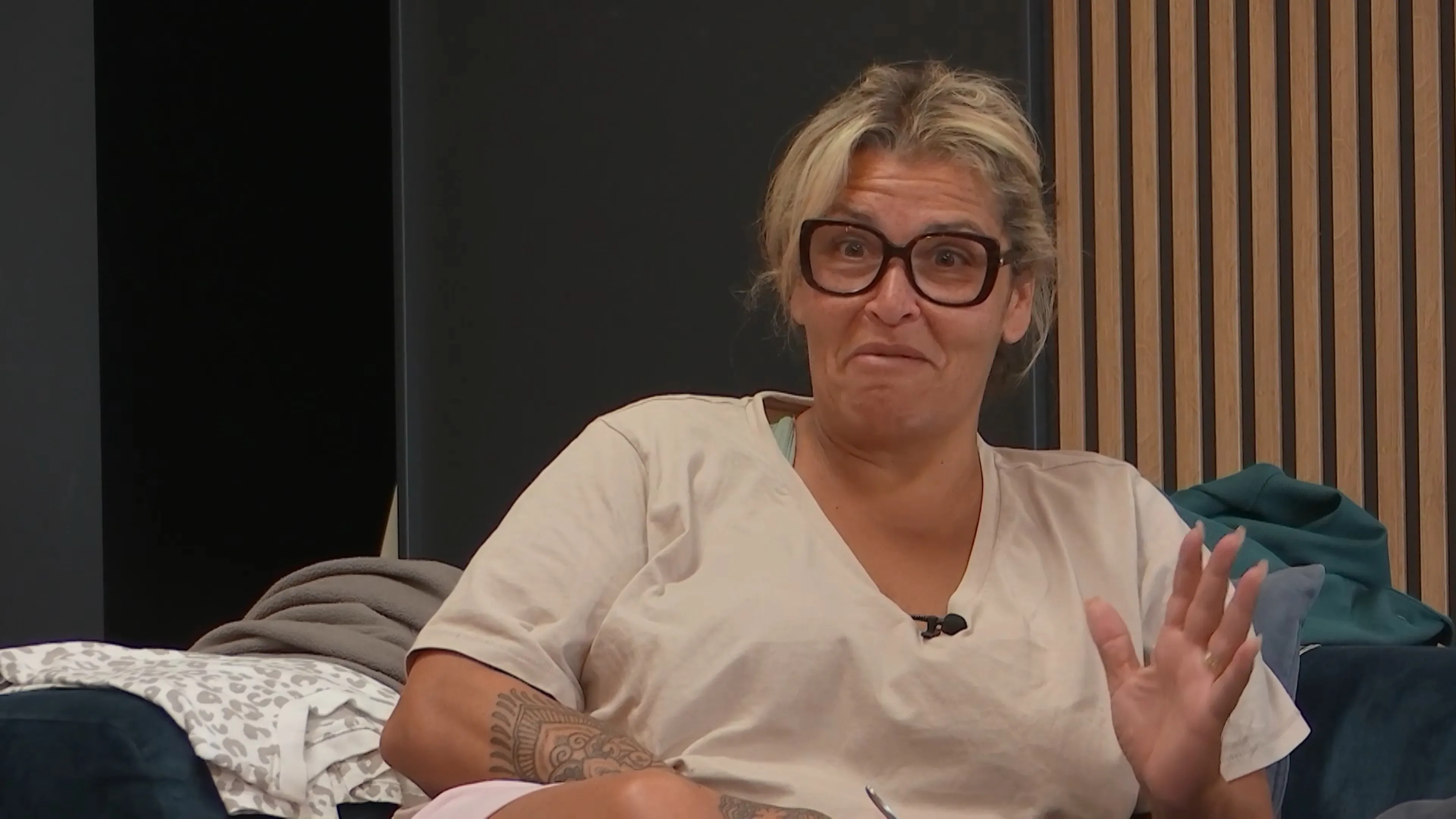 Mila is in schock: 'Waarom stop je dat in je mond'