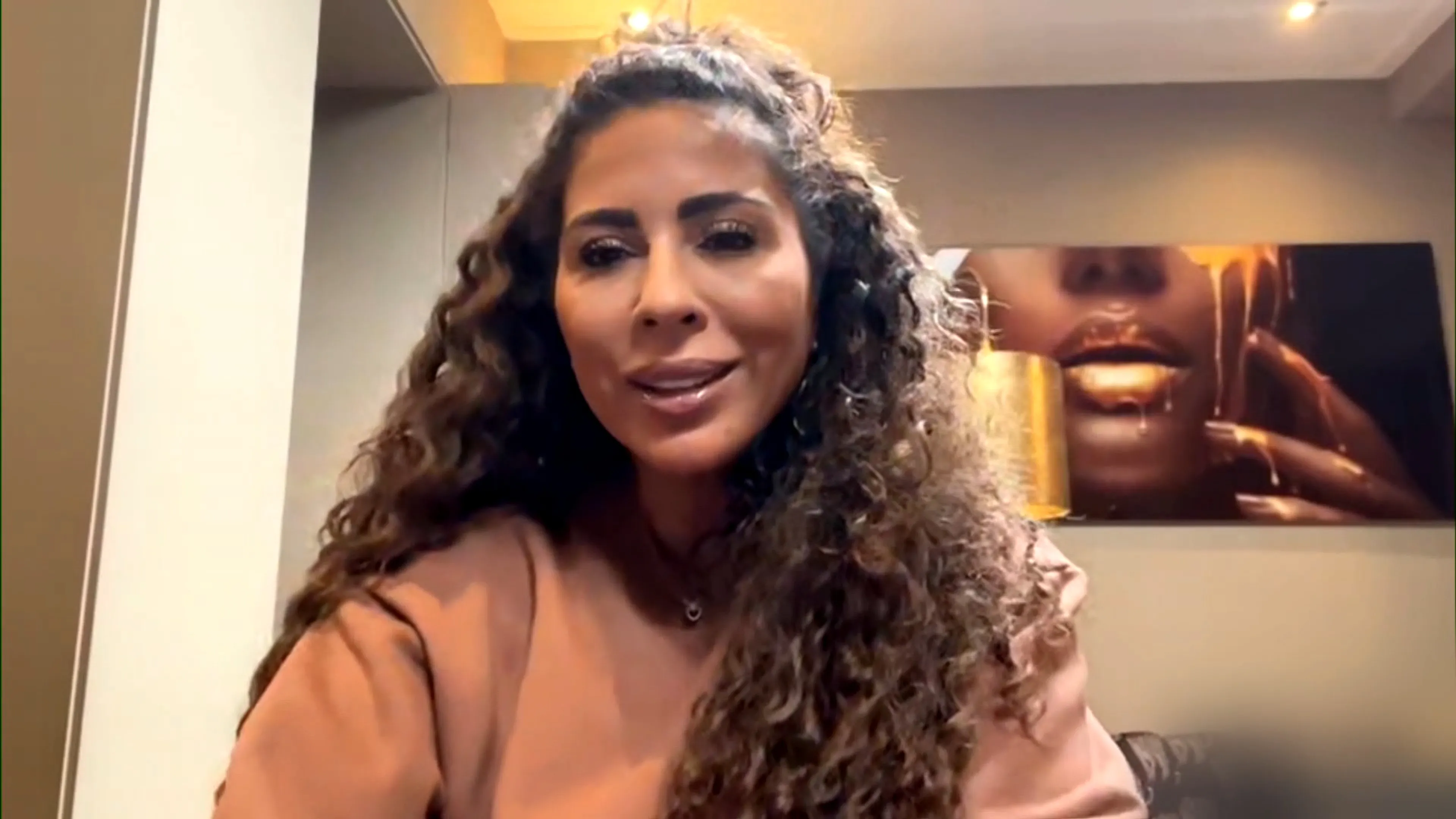 Niama Amhali blikt terug op kritiek en hint op nieuwe Housewives-vriendschap