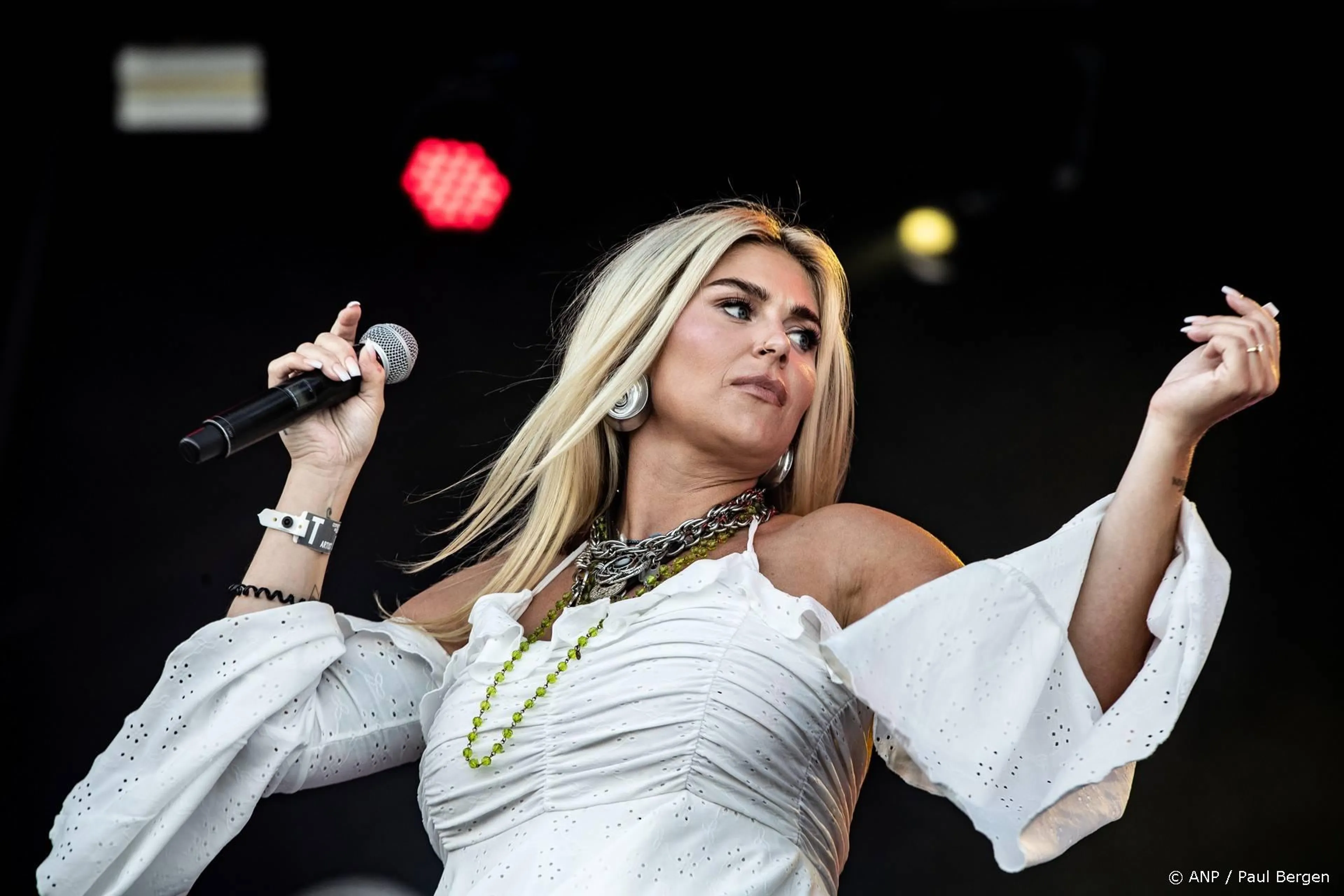 Roxeanne Hazes openhartig over onzekerheid: 'Bekijk het maar'