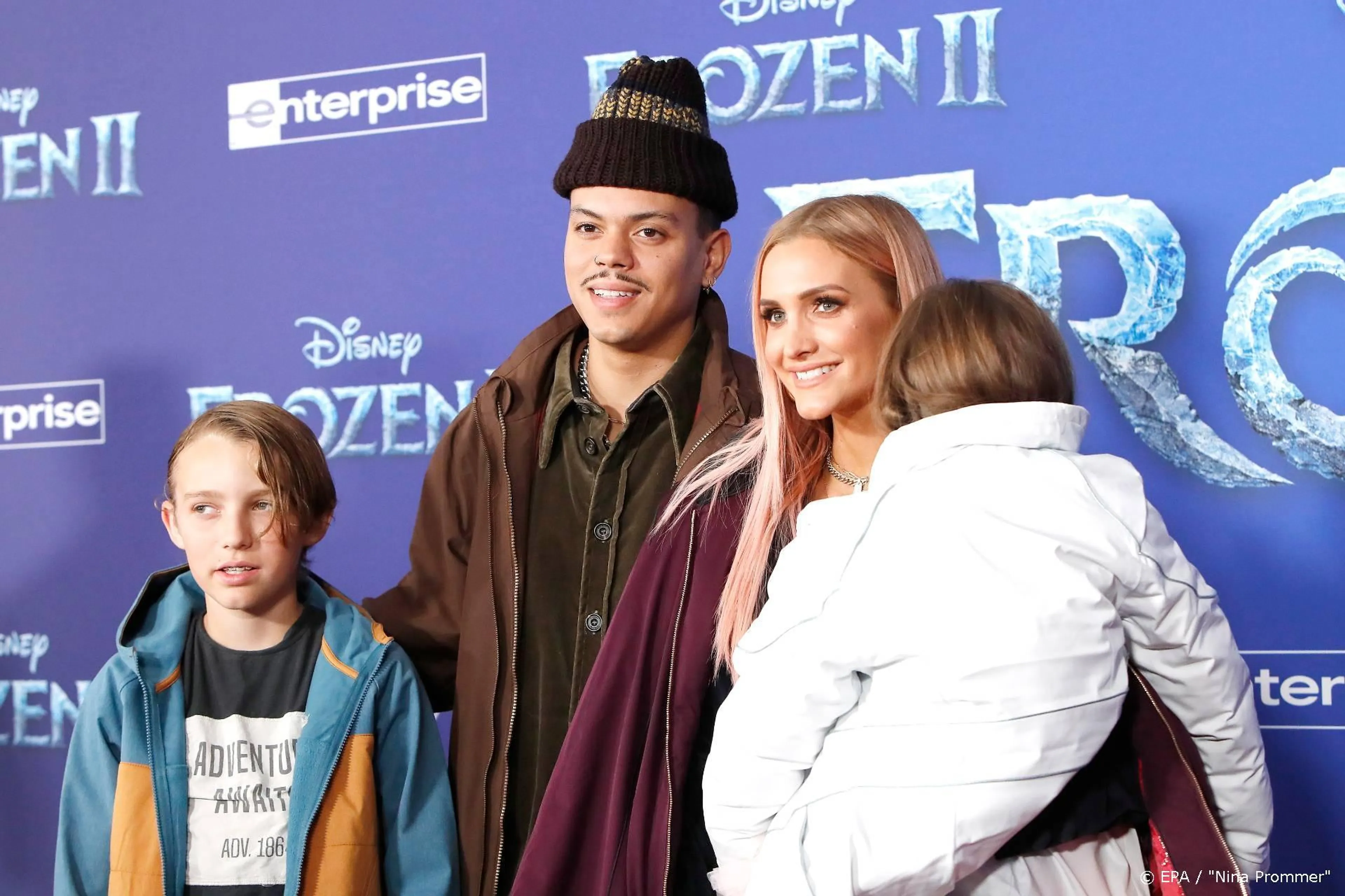 Ashlee Simpson in verwachting van een jongen