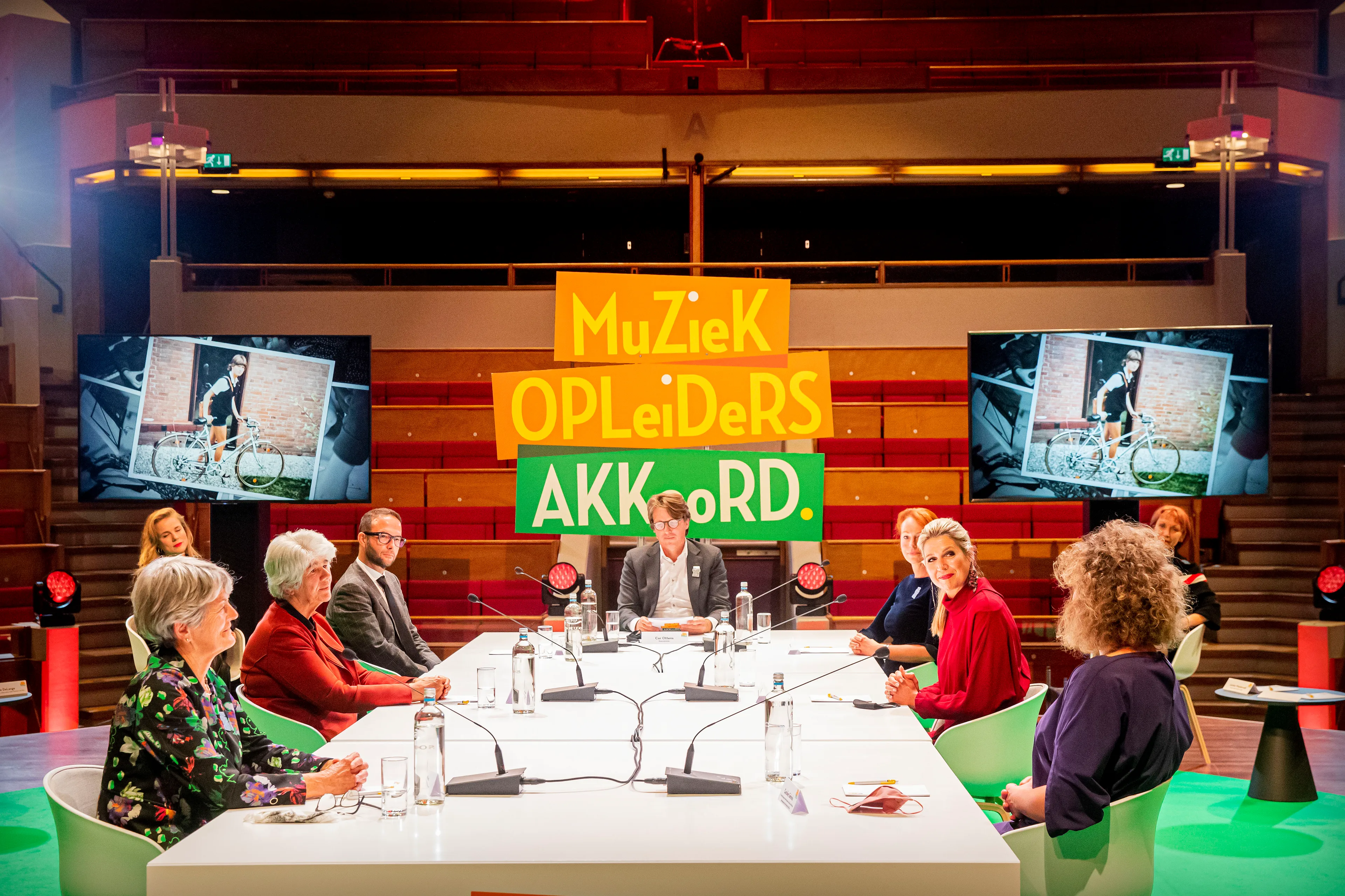 Máxima bij ondertekening MuziekopleidersAkkoord