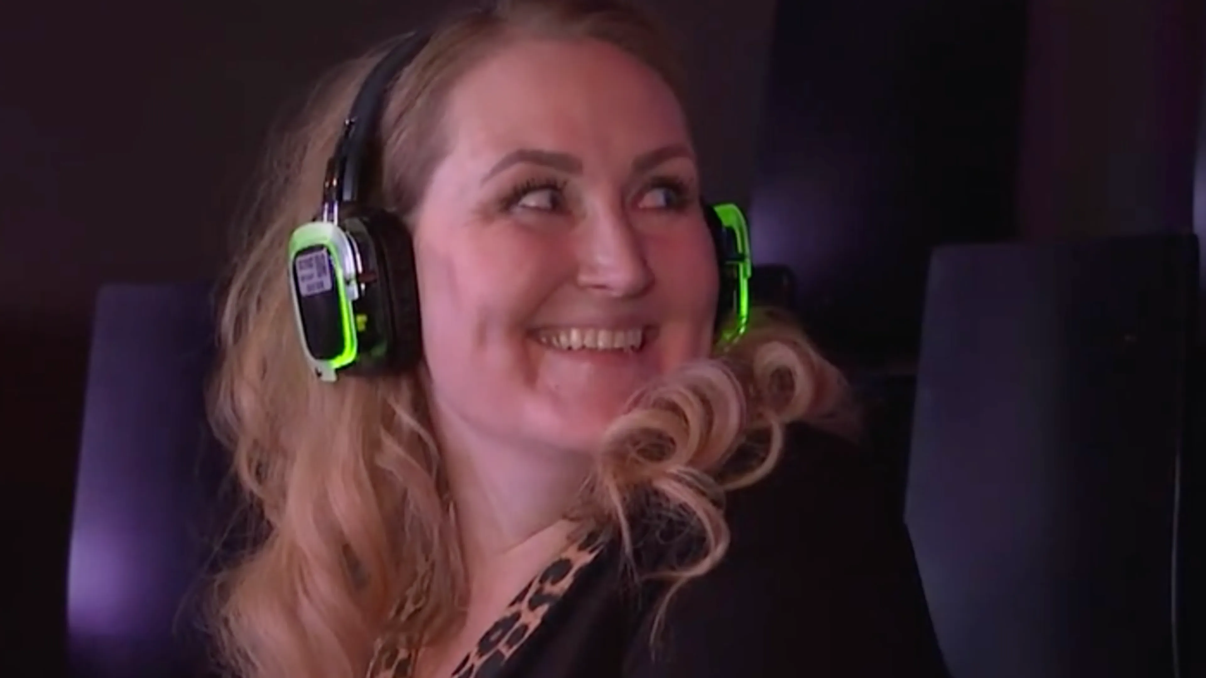 Hannelore ontroerd na prachtige cover dochter en Niels Geusebroek