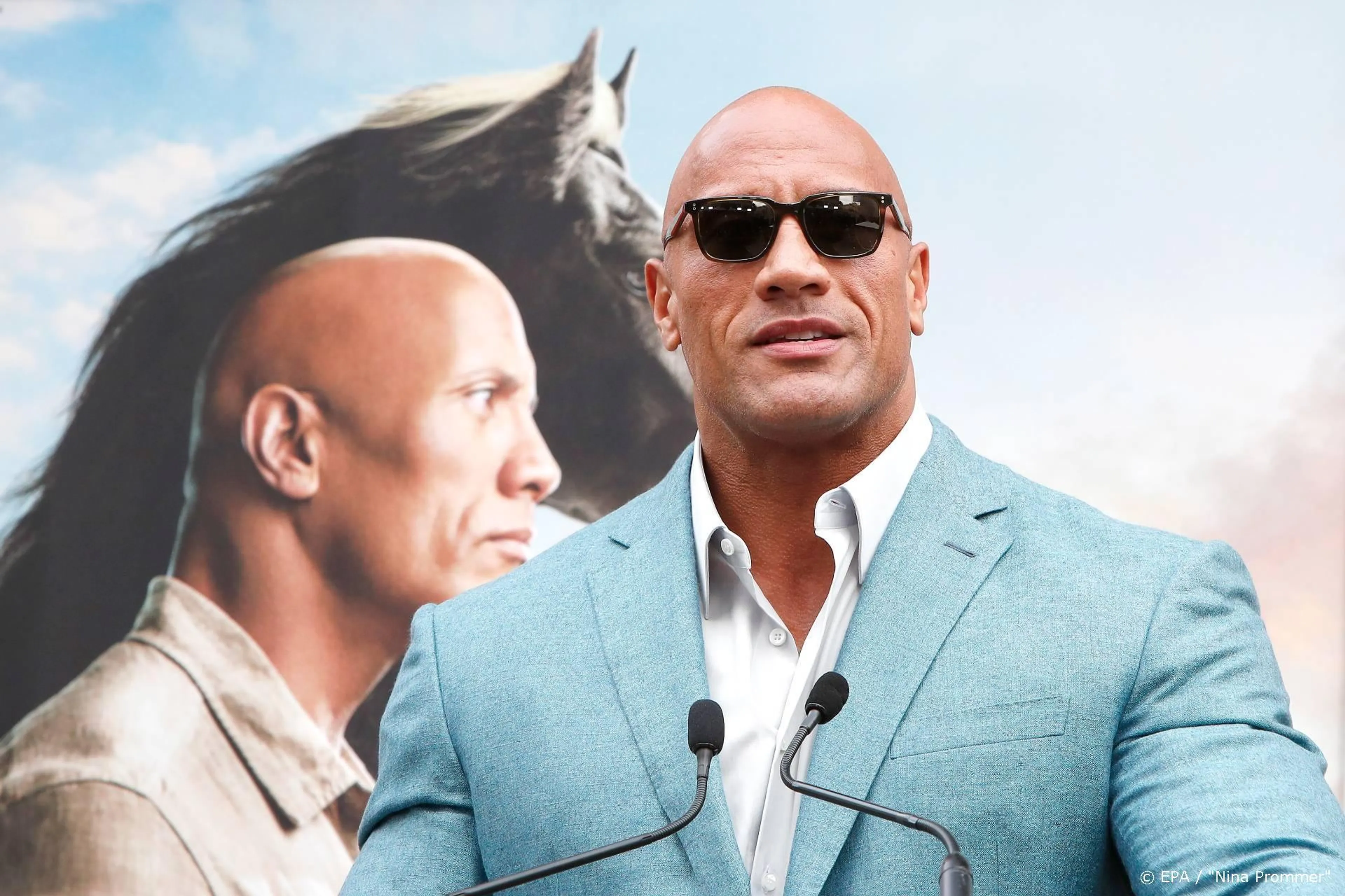 Dwayne Johnson kapot van verdriet!