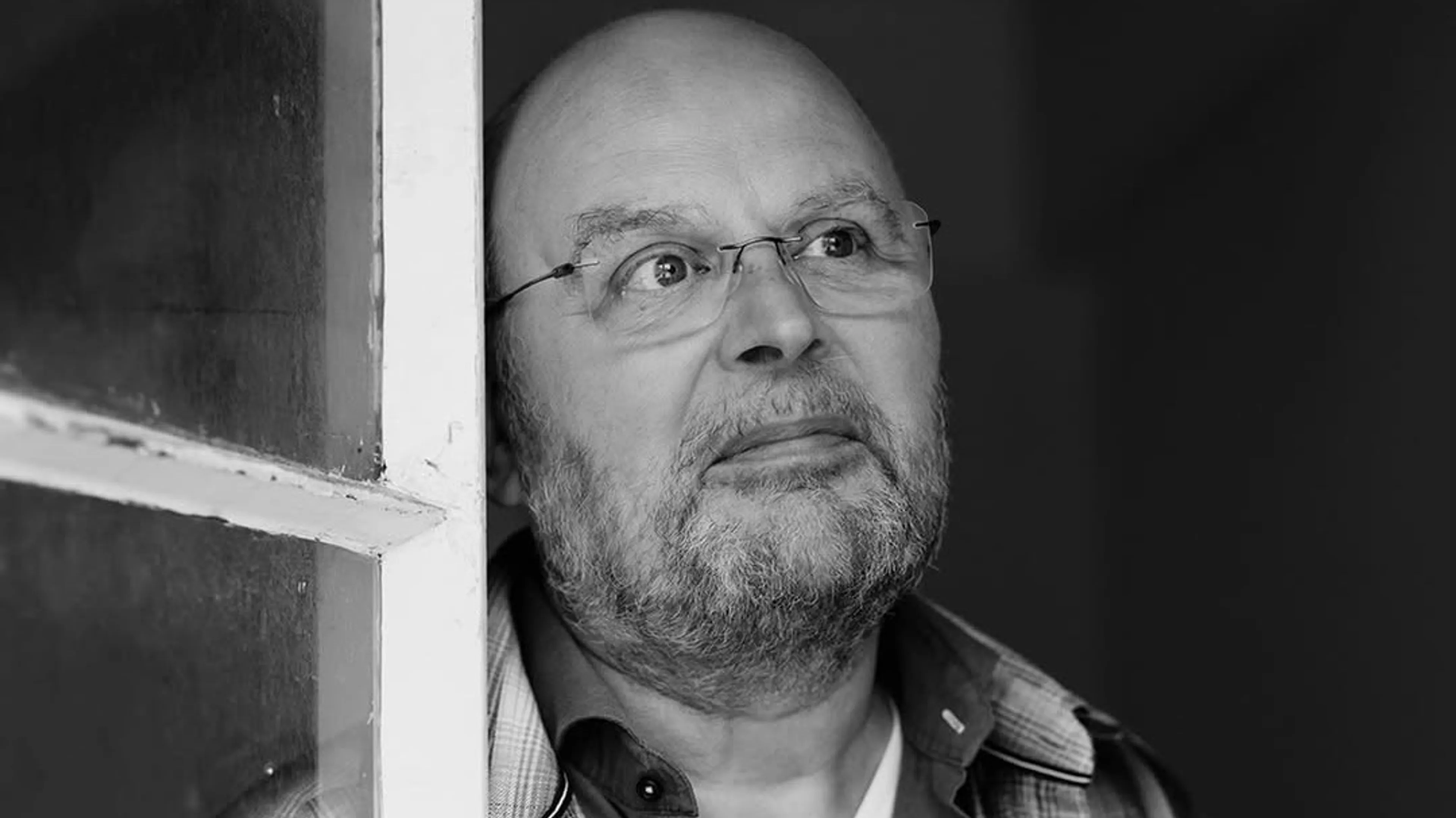 Voormalig EO-presentator Menno Helmus (64) overleden aan kanker