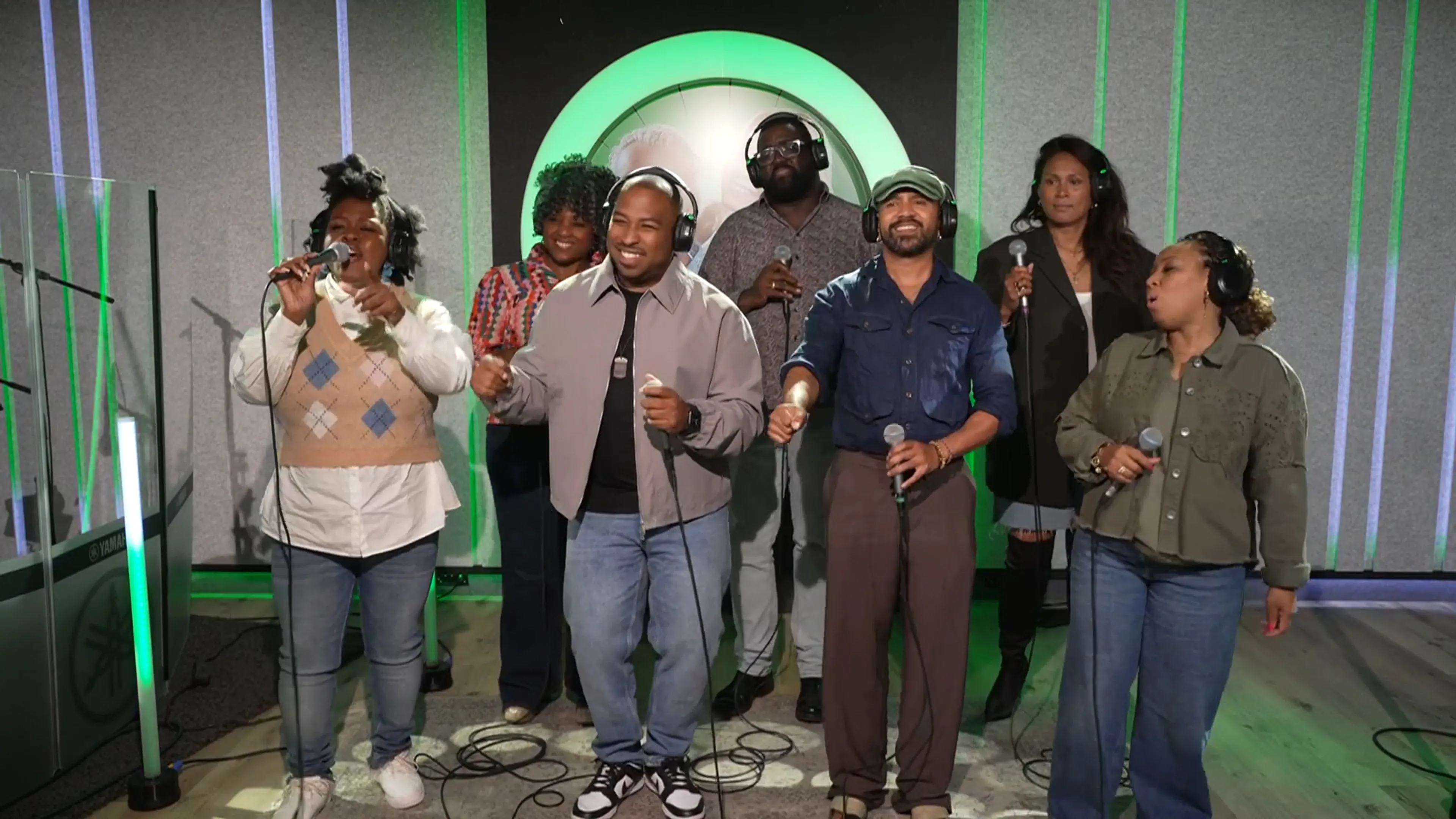Gospelkoor G-Roots live met A Brand New Day (Radio 10)