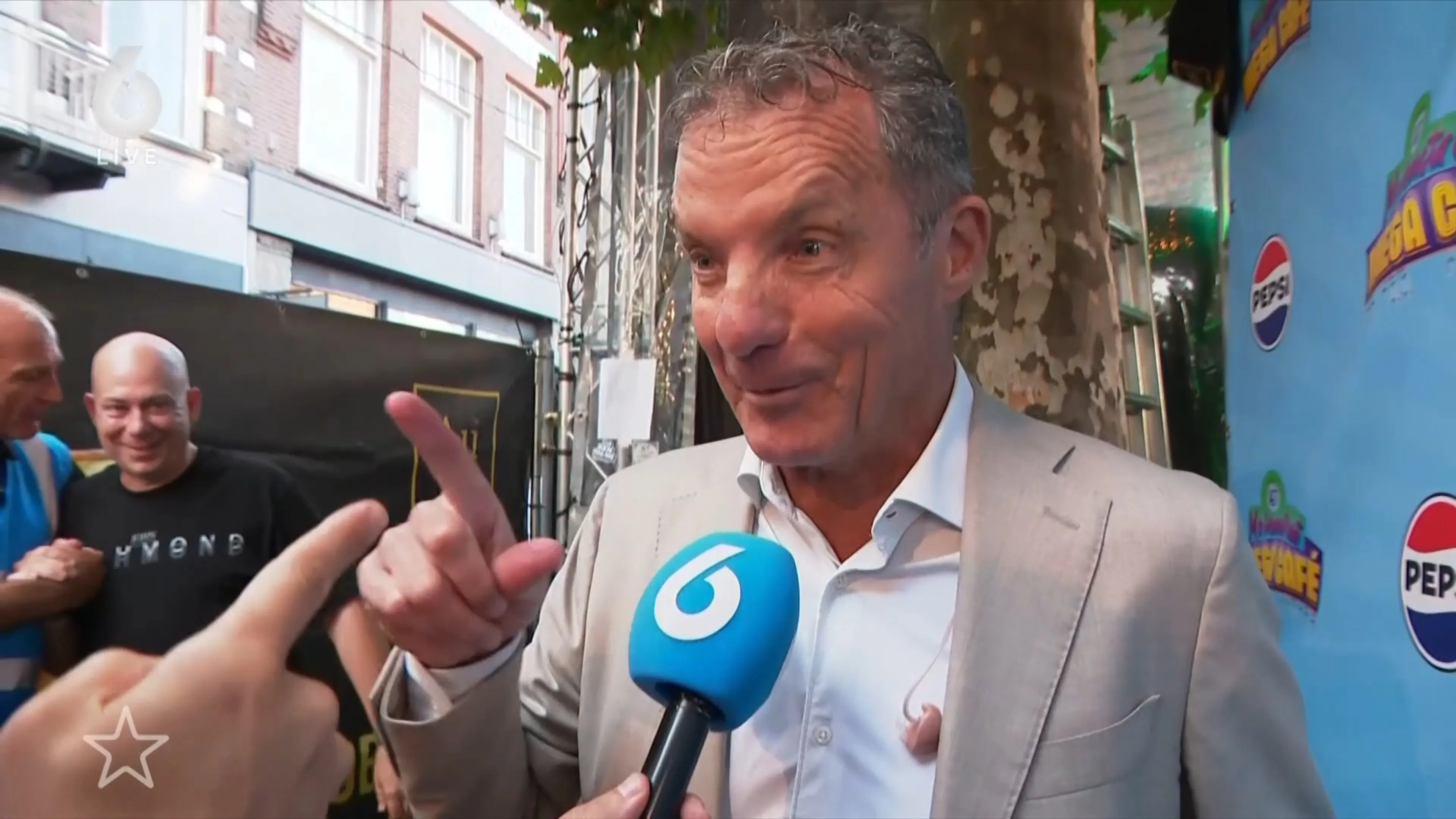 John de Bever doet belofte: loopt mee met Nijmeegse Vierdaagse volgend jaar