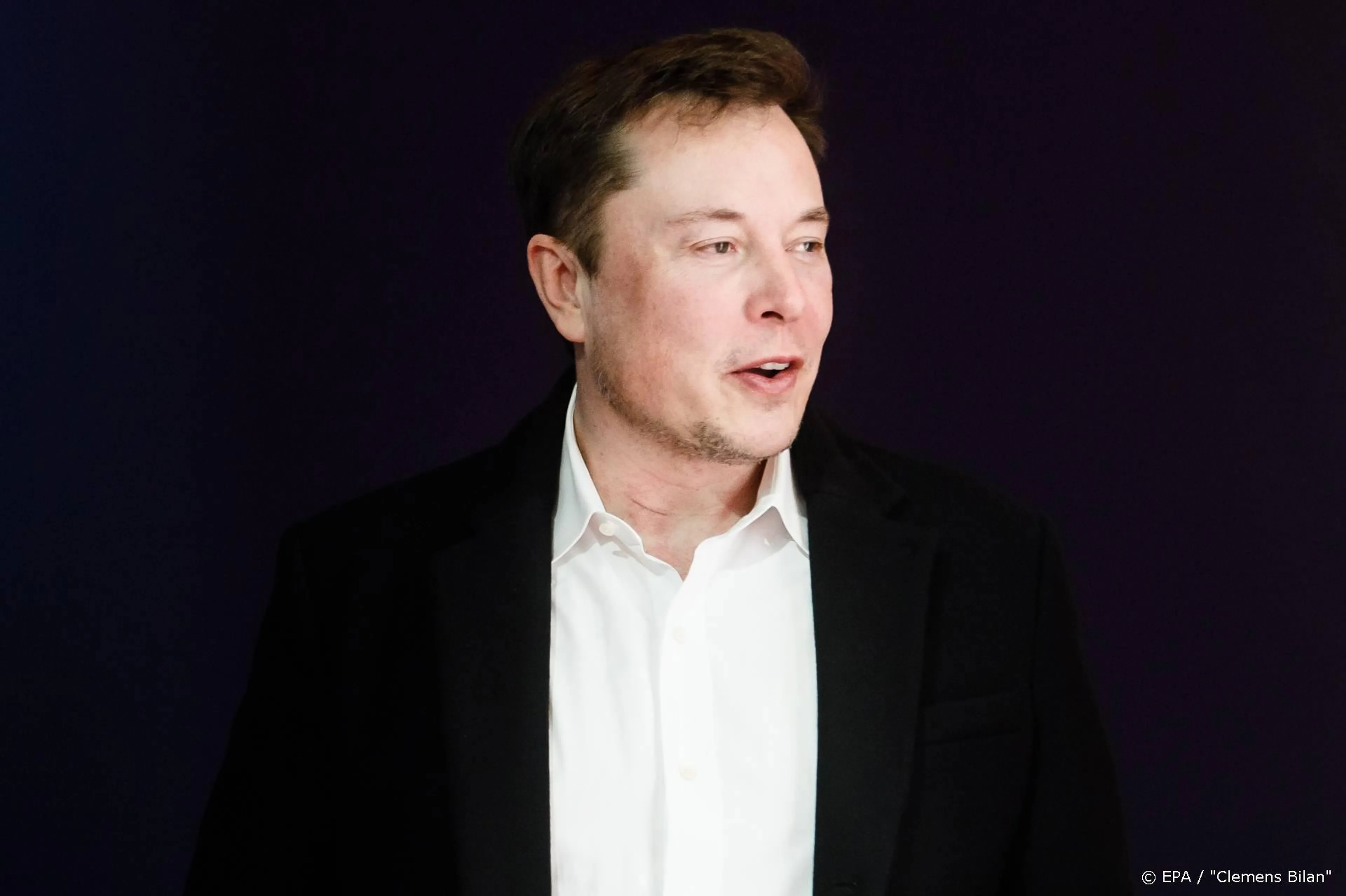 Elon Musk ontkent affaire met Amber Heard