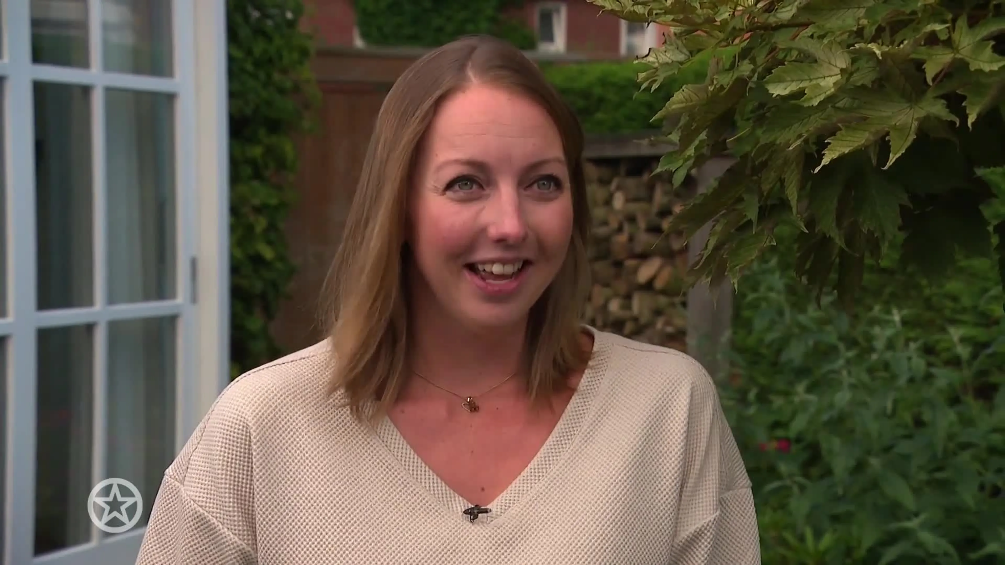 B&B Vol Liefde-Debbie doet mee aan Daar gaan ze weer