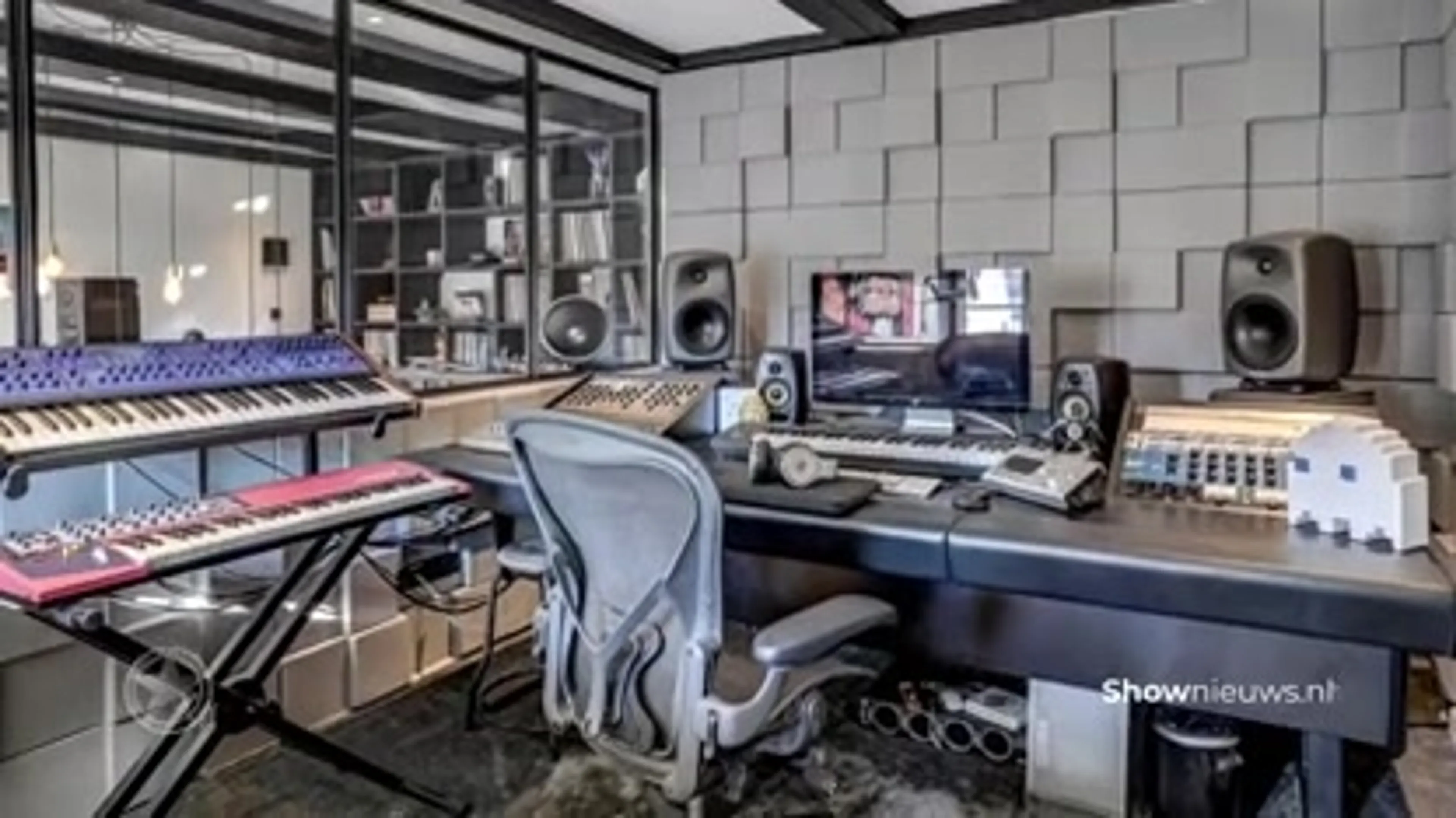 Binnenkijken: DJ Sander van Doorn zet prachtig Amsterdams appartement te koop