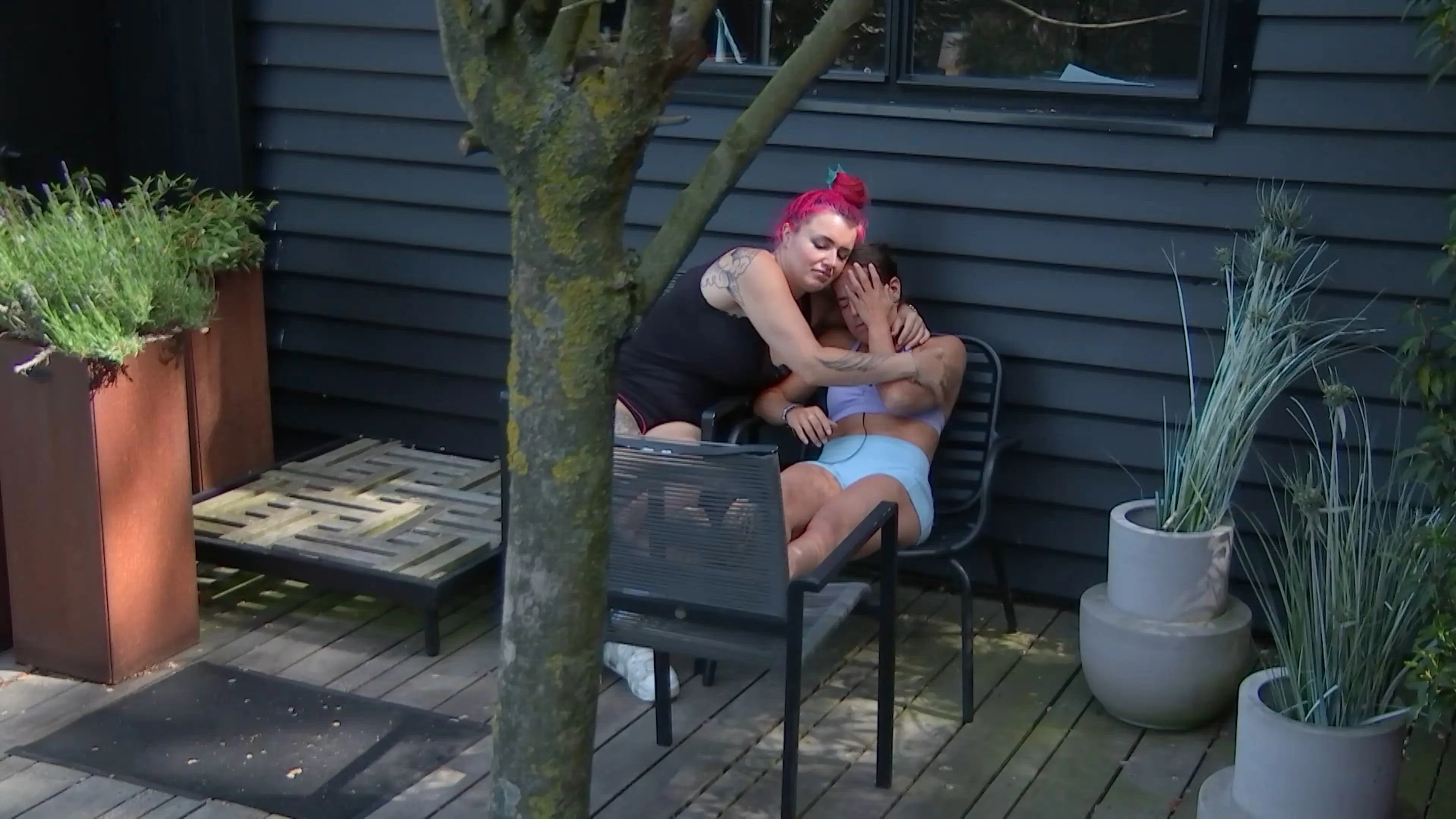Joshlyn lucht haar hart bij Bonnie