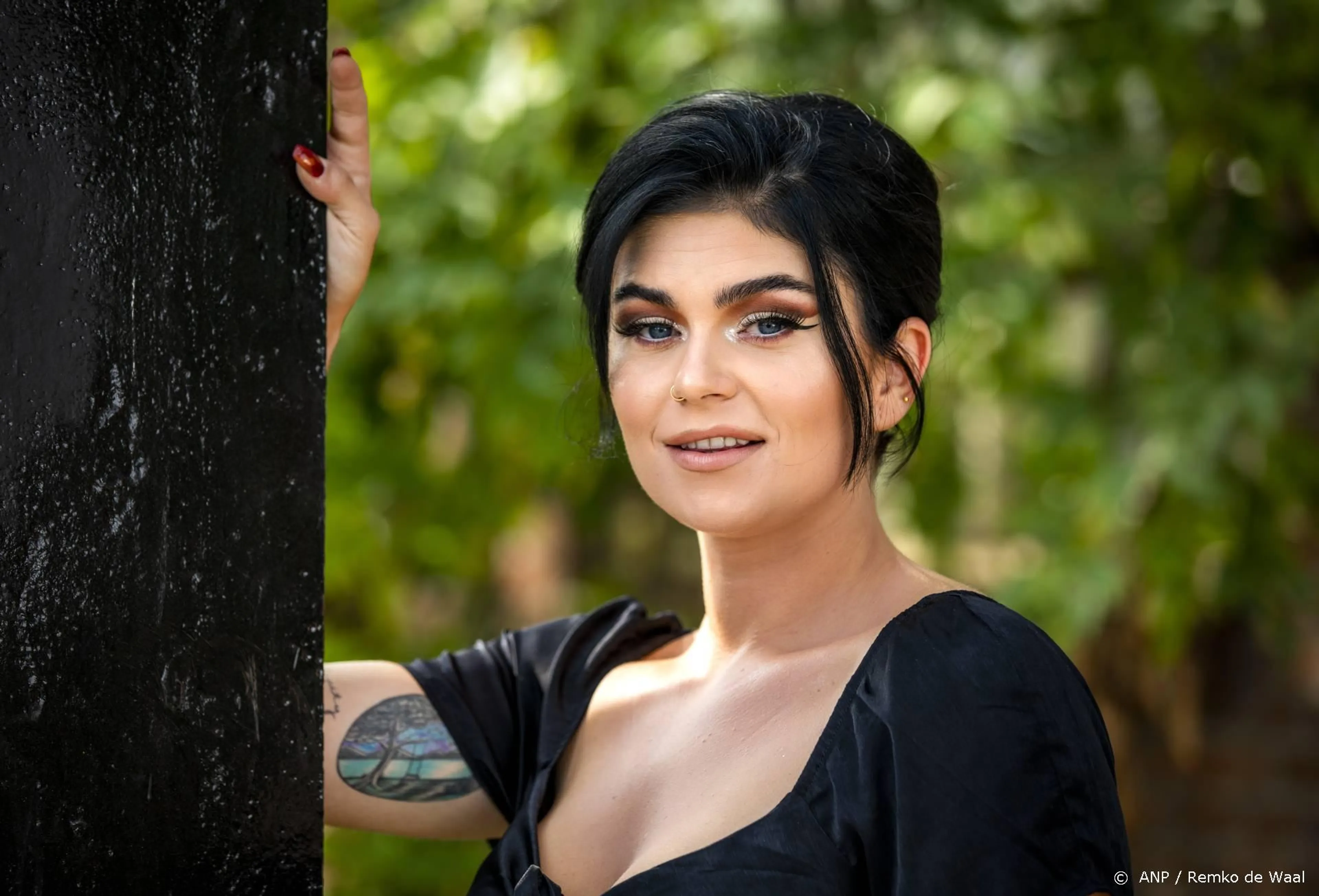 Roxeanne Hazes deelt sexy vakantiefoto's en maakt indruk op volgers