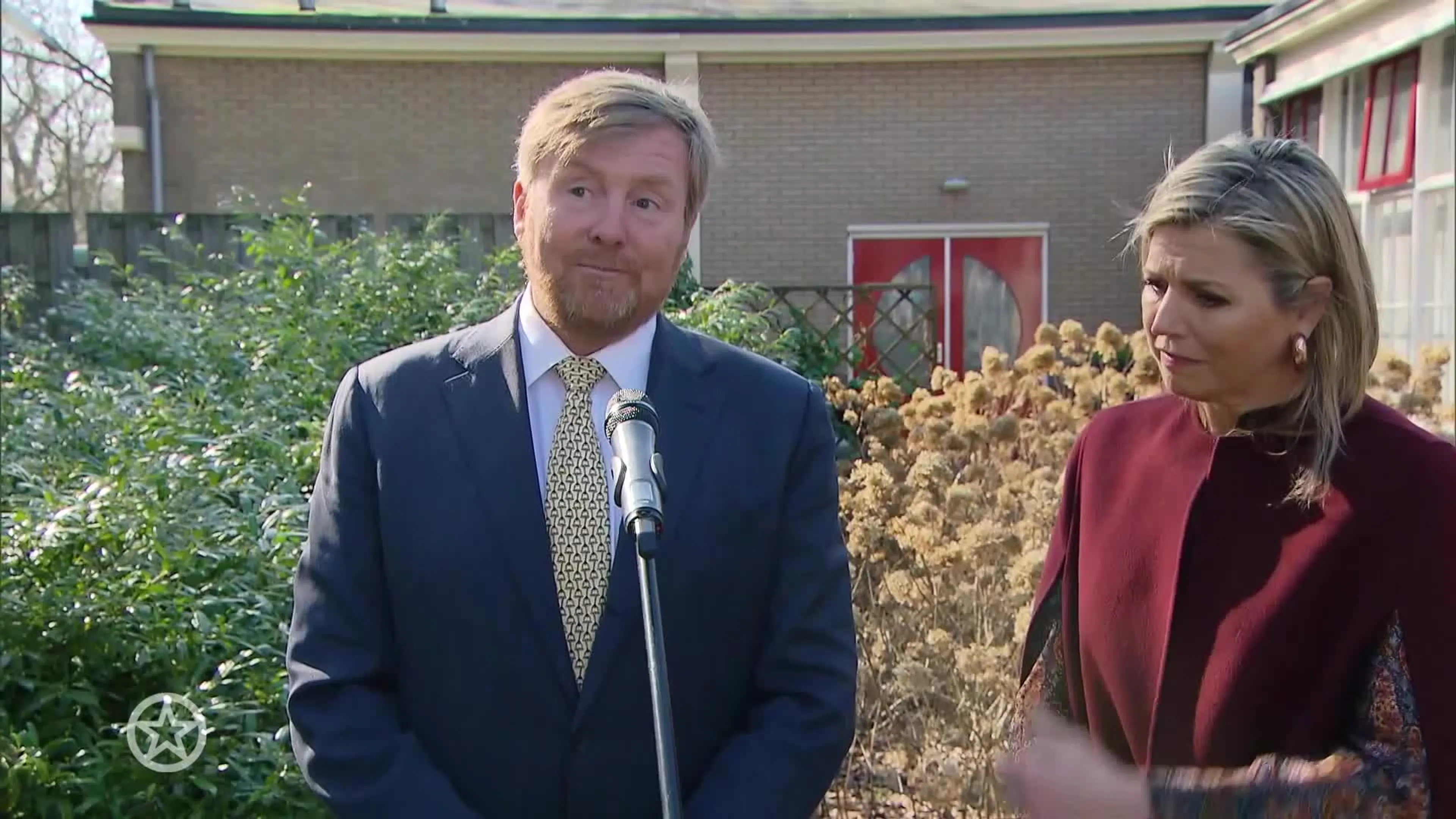 Koning en koningin nemen de tijd voor Oekraïense vluchtelingen