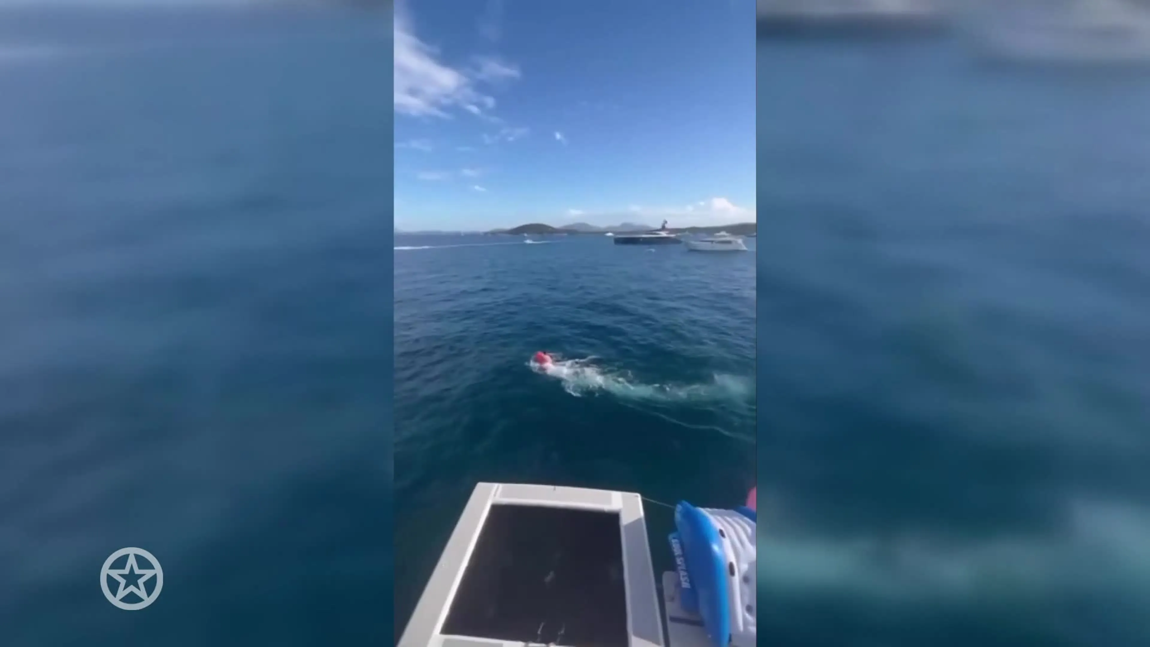 Tino Martin krijgt liters zeewater binnen