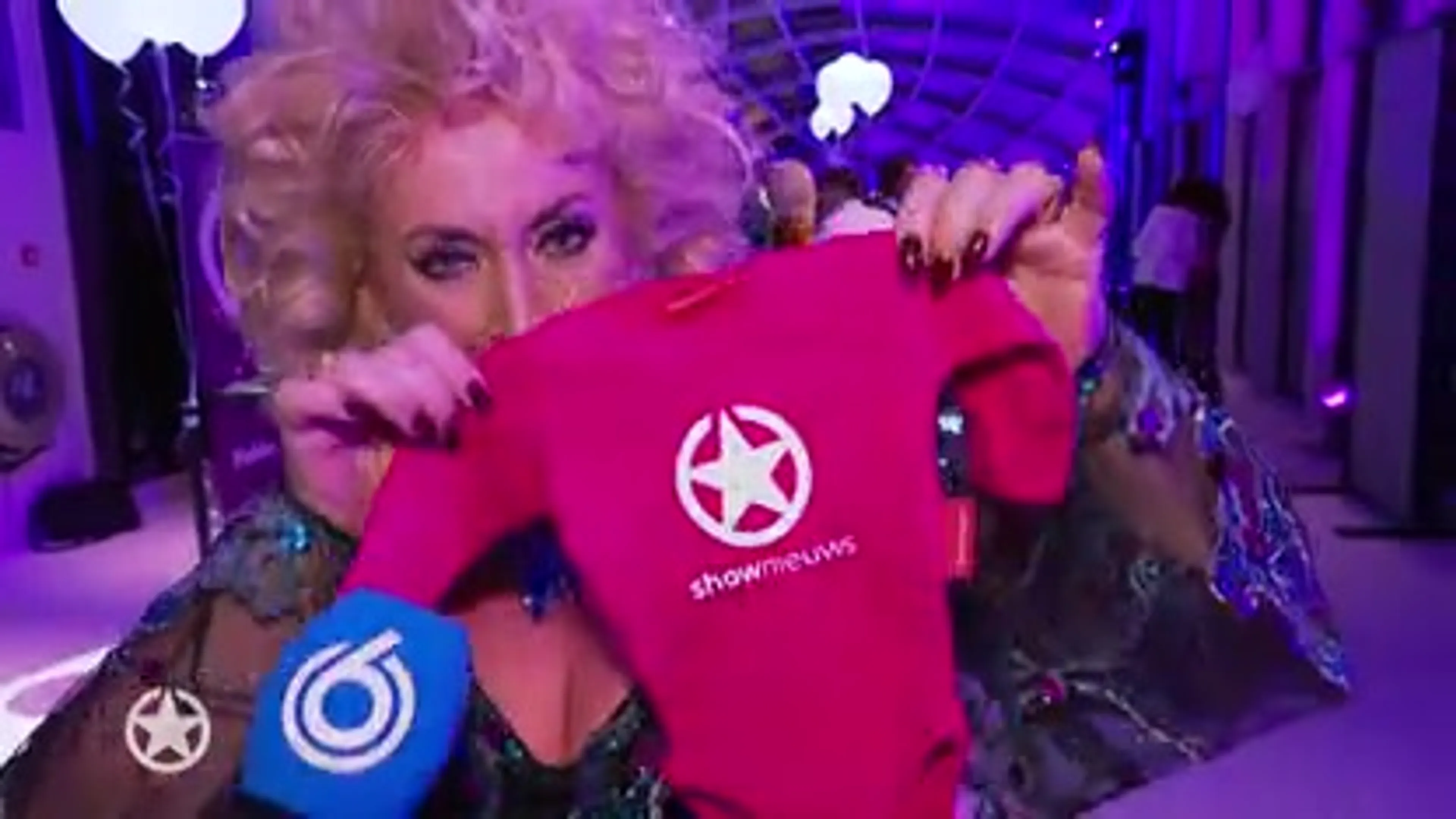 Hoera! Karin Bloemen voor het eerst oma geworden