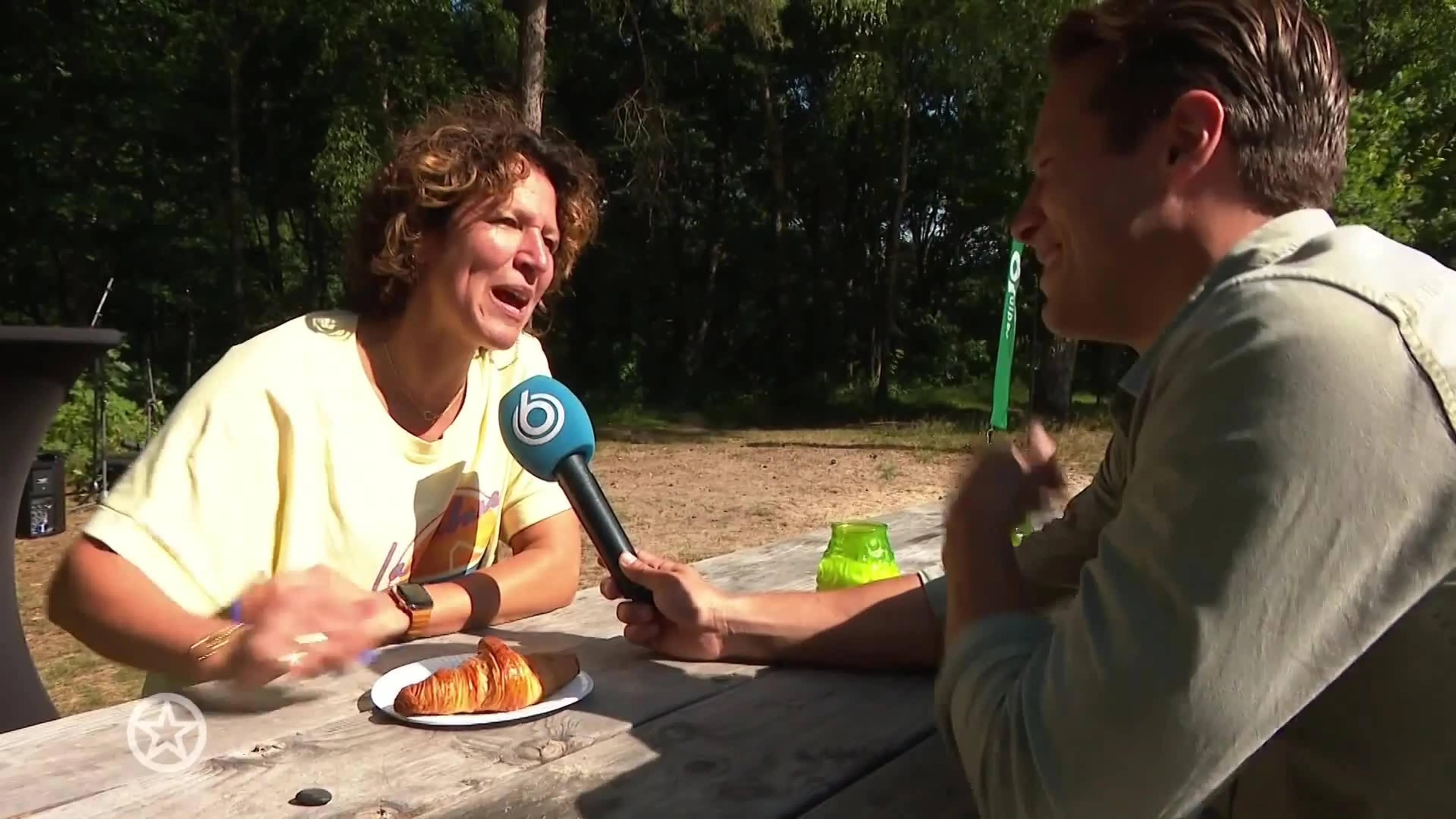 Thom bezoekt kamperende Gerard en Evelien