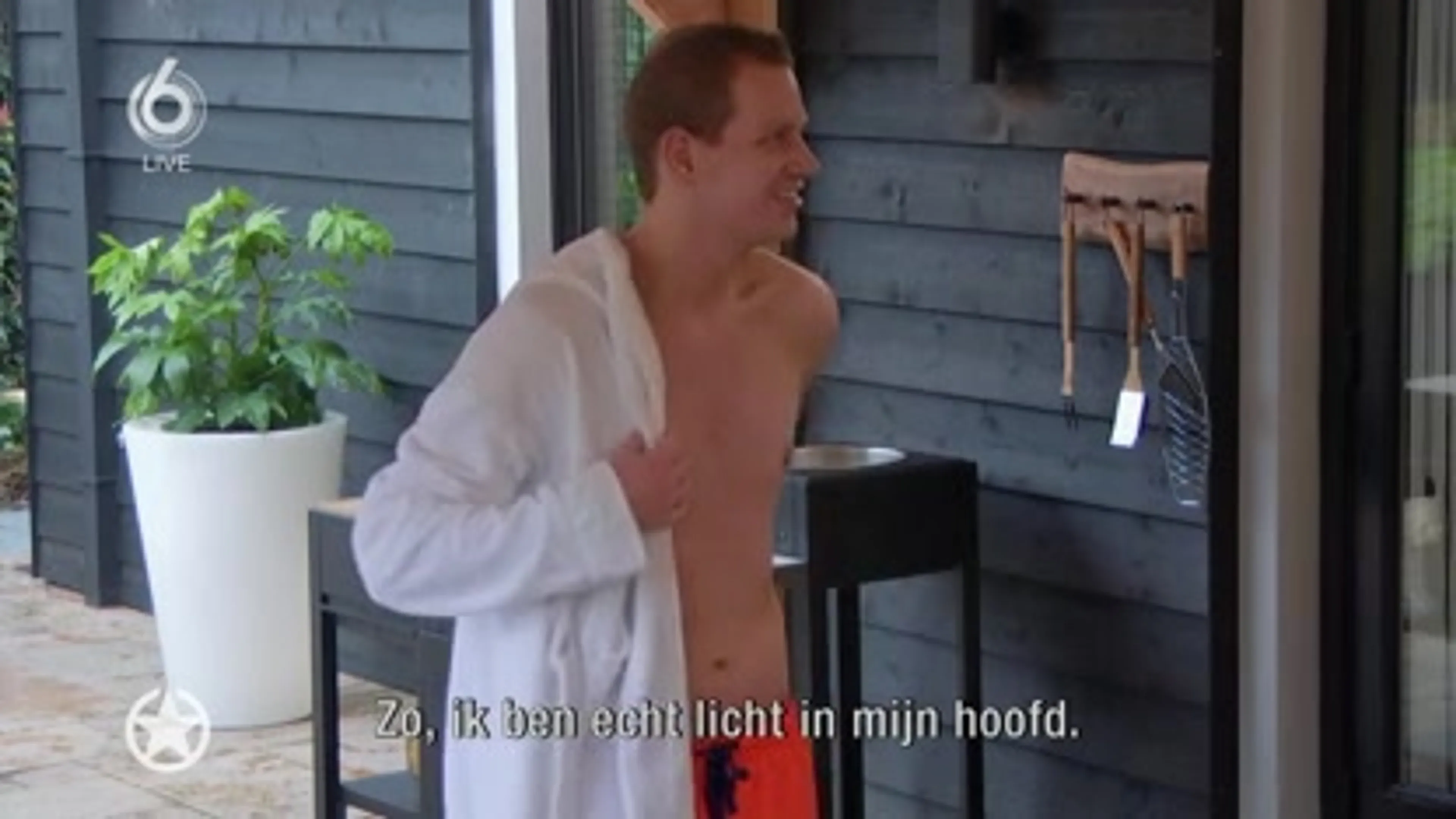 Iets te hete taferelen in Lang Leve de Liefde...