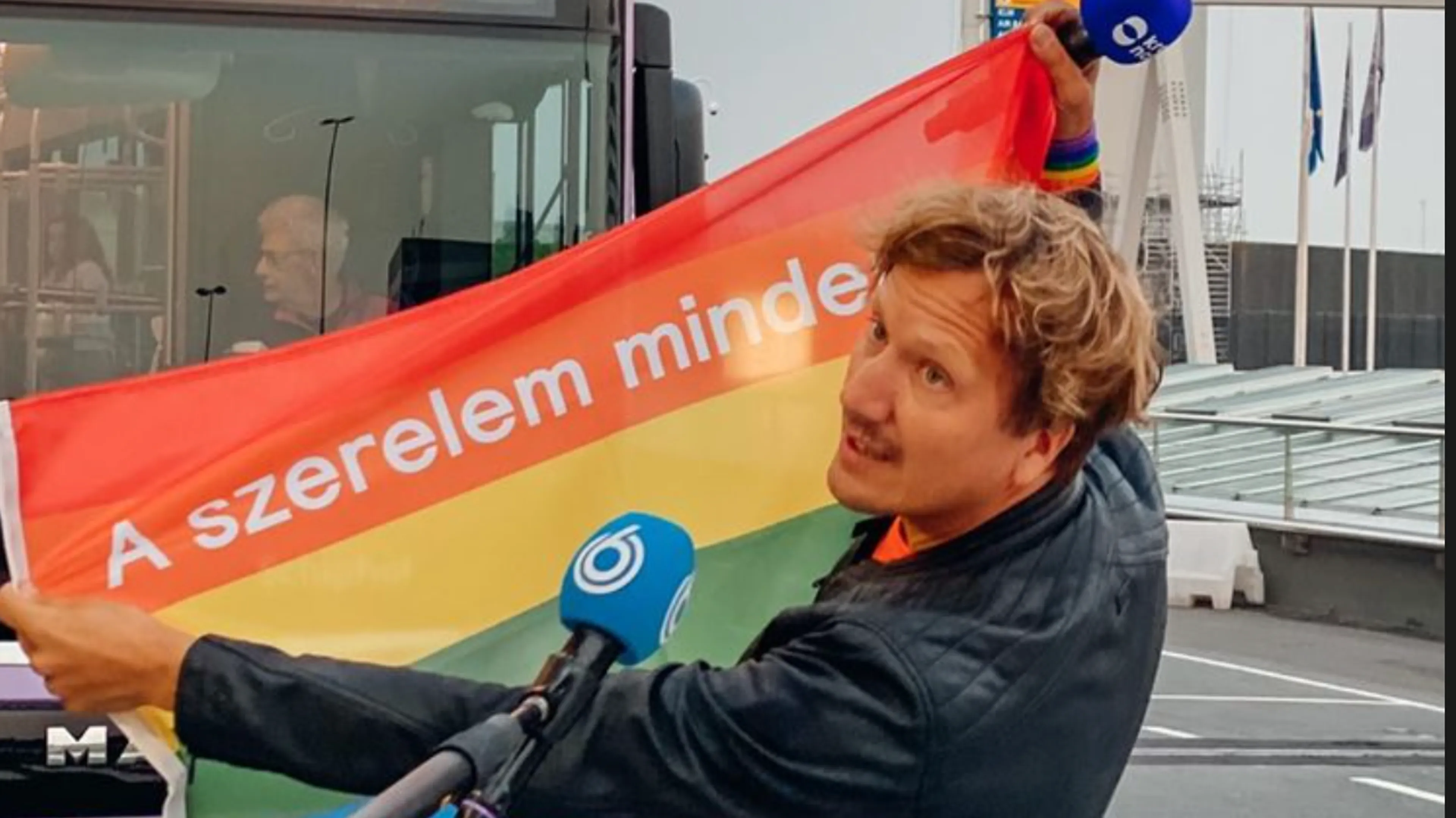 UEFA verbiedt regenboogvlaggen van Oranje-fans