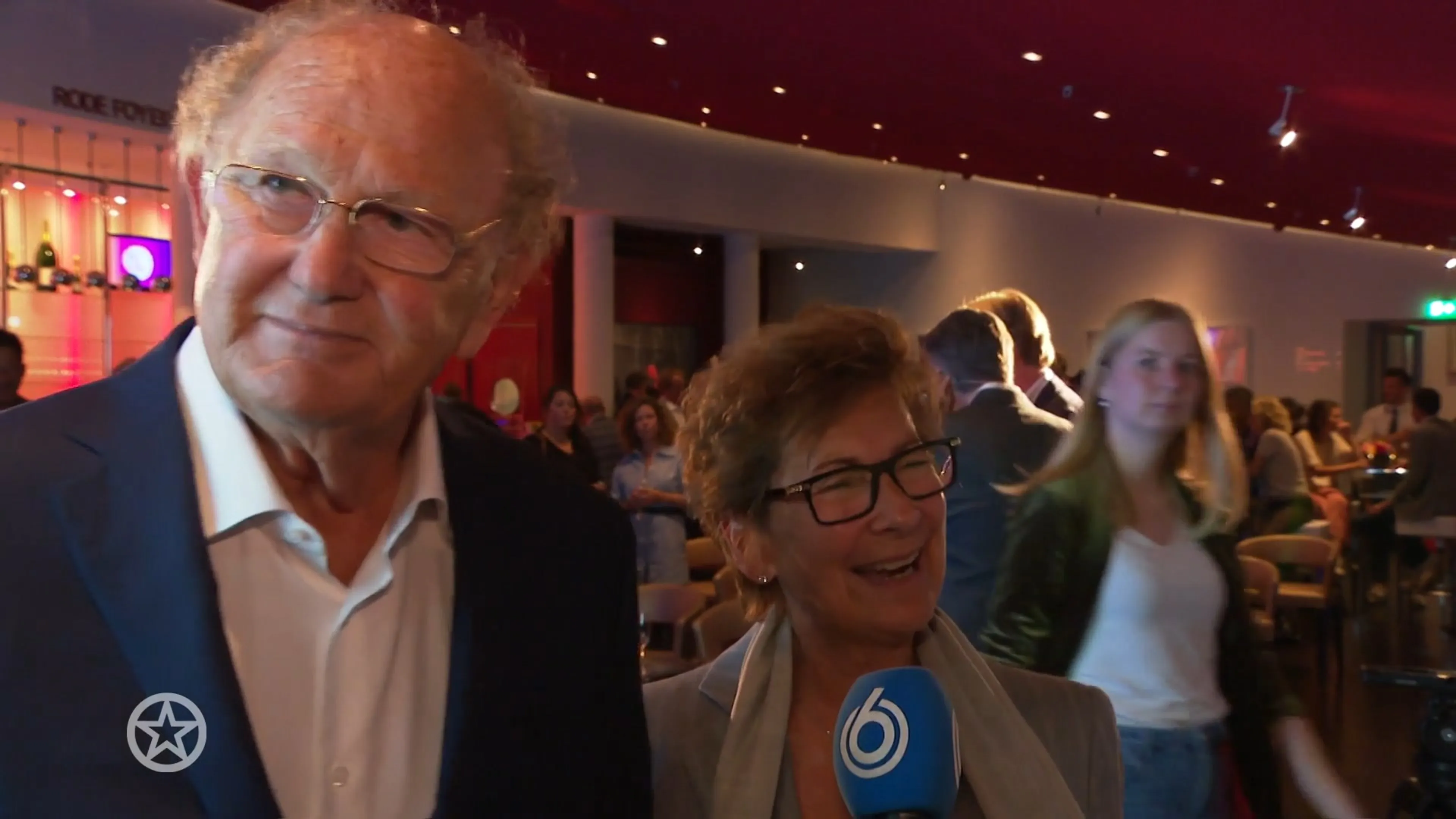 Joop van den Ende apetrots op eerste kleinzoon