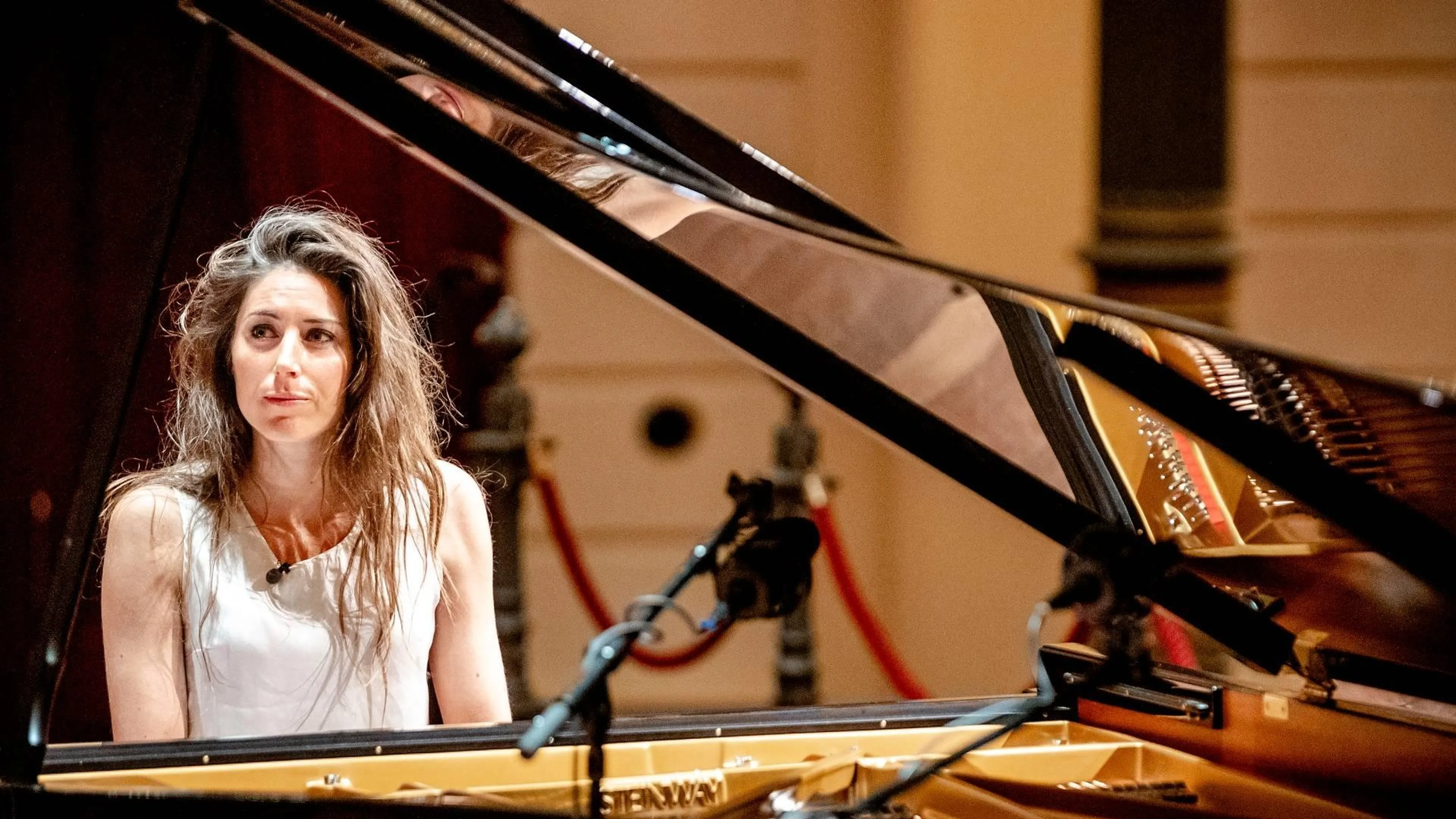 Iris Hond openhartig over nasleep Borsato-affaire