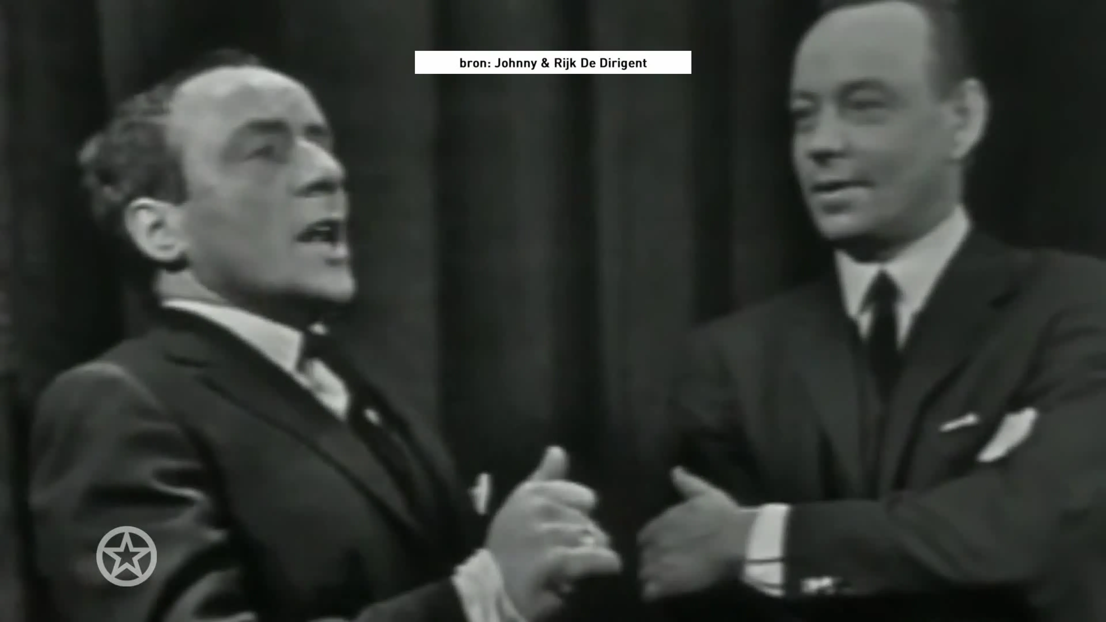 Tonny Alberti en Johnny Kraaijkamp jr. onthullen gedenkplaat voor vaders Willy Alberti en Johnny Kraaijkamp sr.