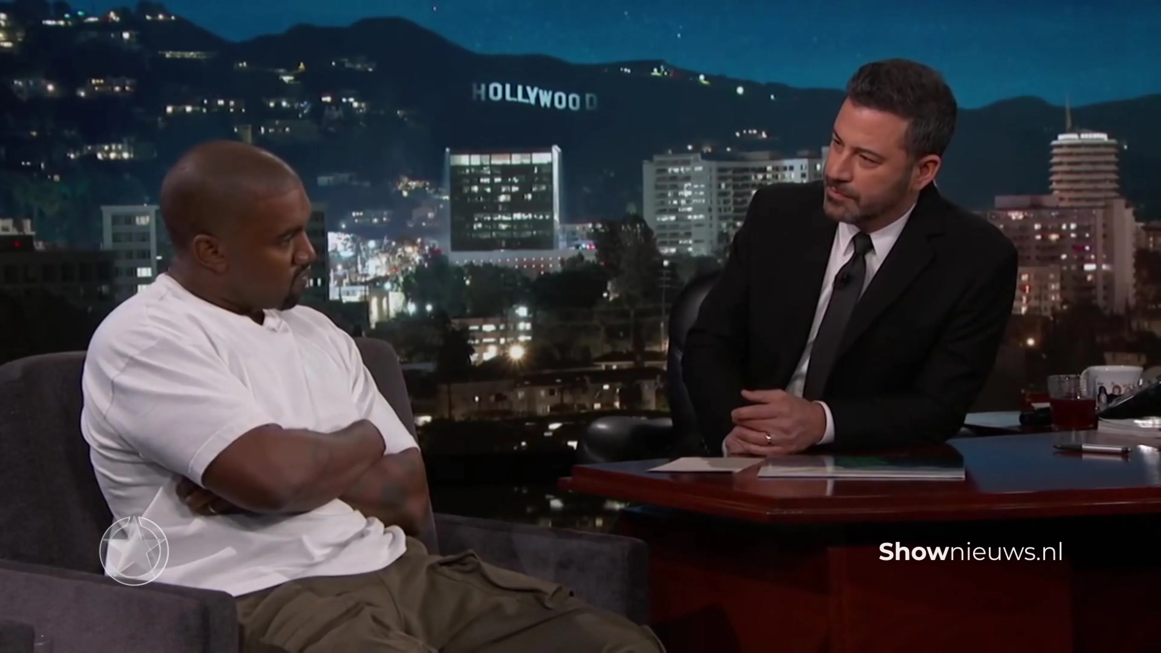 Kanye met mond vol tanden wanneer Jimmy Kimmel 'lastige vragen' stelt