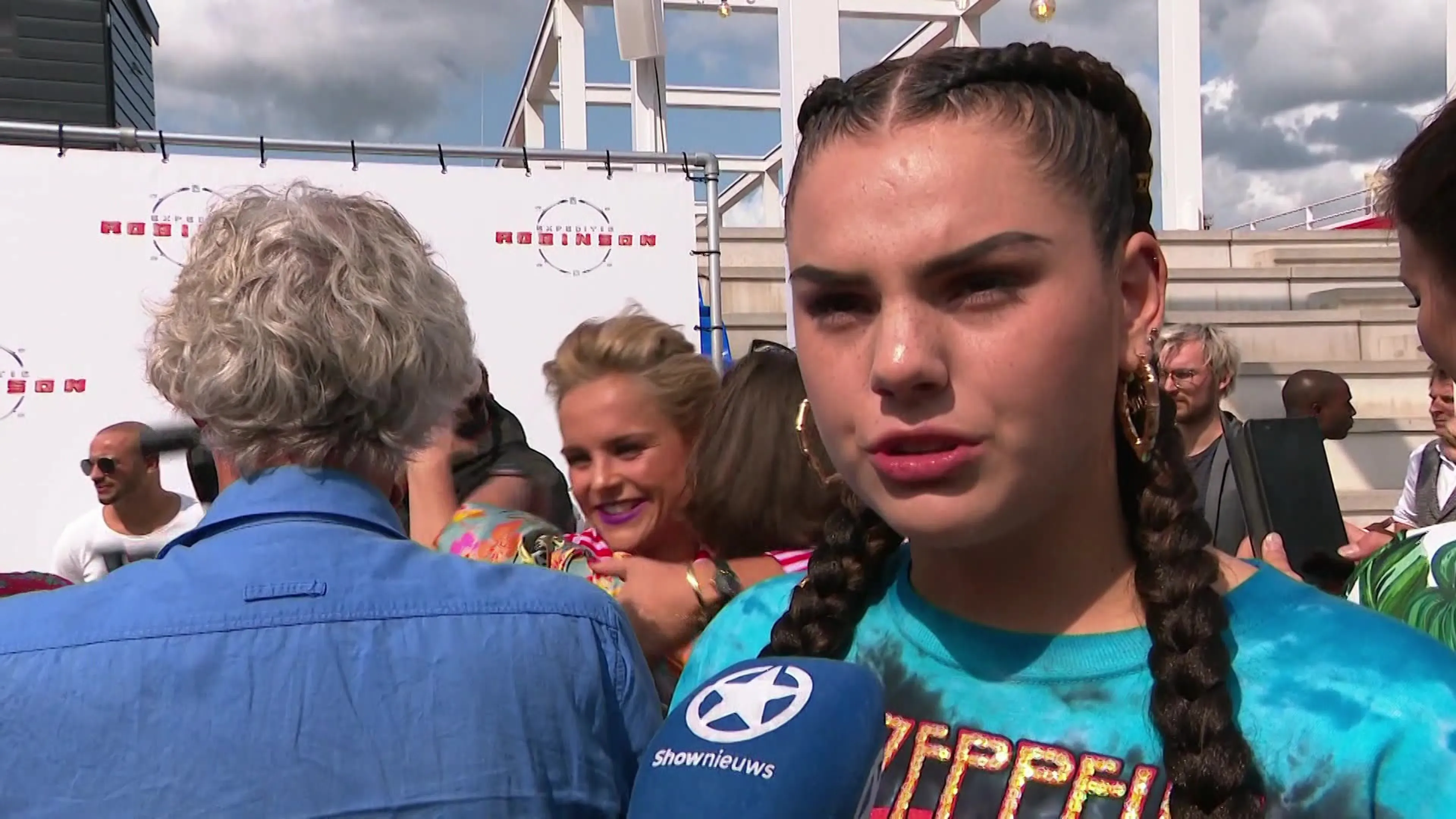 Corry Konings en Famke Louise in Expeditie Robinson