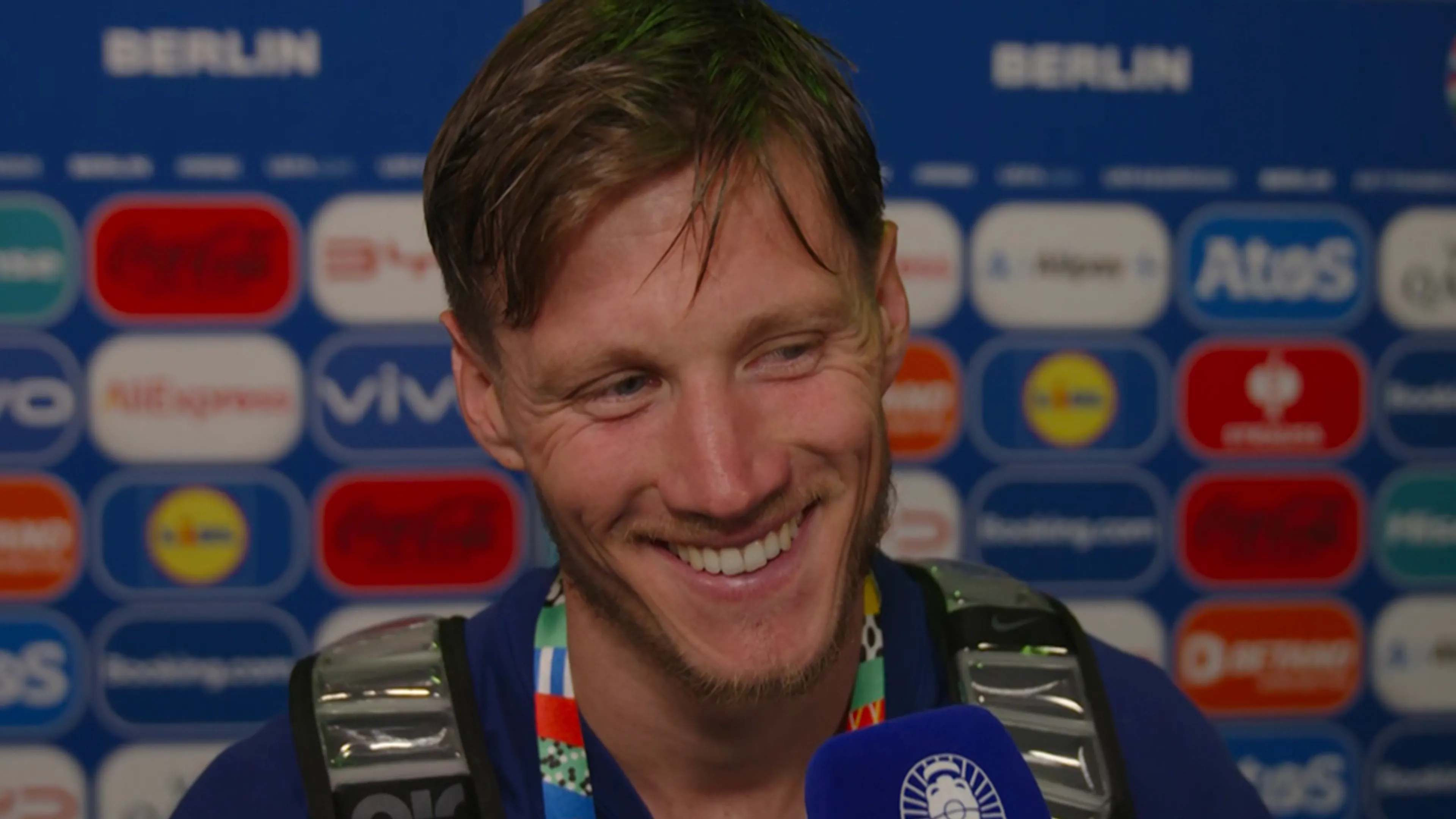 Was het shirt van Weghorst te heet gewassen? ‘Jij ziet alles!’