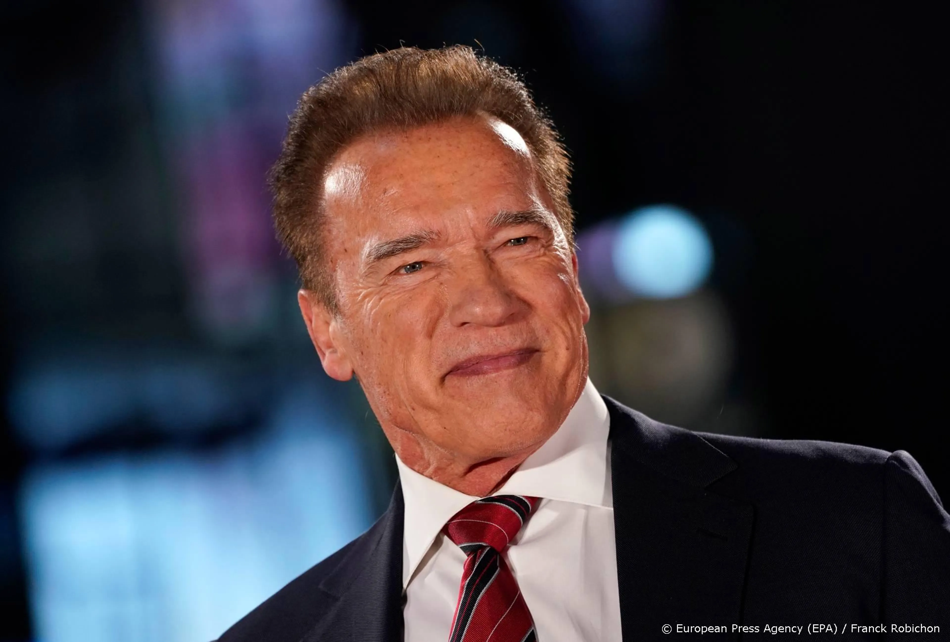 Arnold Schwarzenegger reageert op Capitool-rellen, Trump en Biden