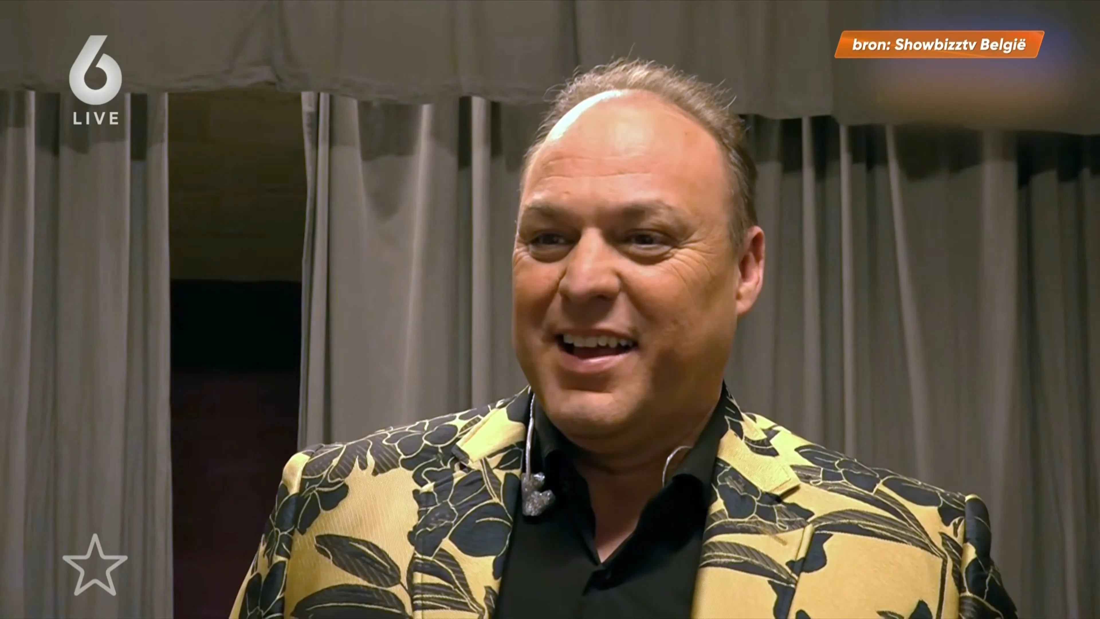 Wassen beeld Frans Bauer vernietigd: 'Mijn beeld is gecremeerd'