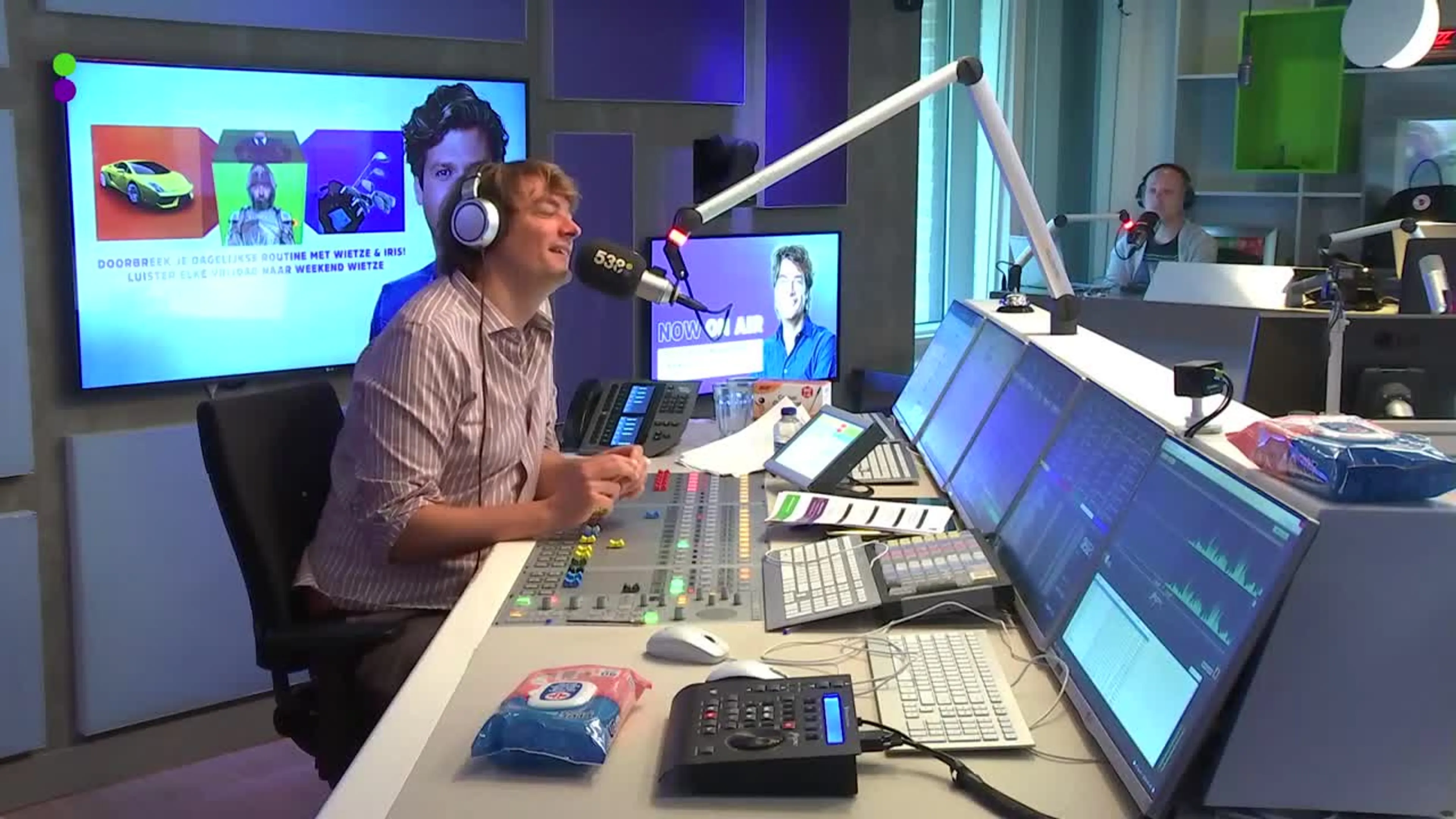 Huwelijk Guus Meeuwis opnieuw uitgesteld