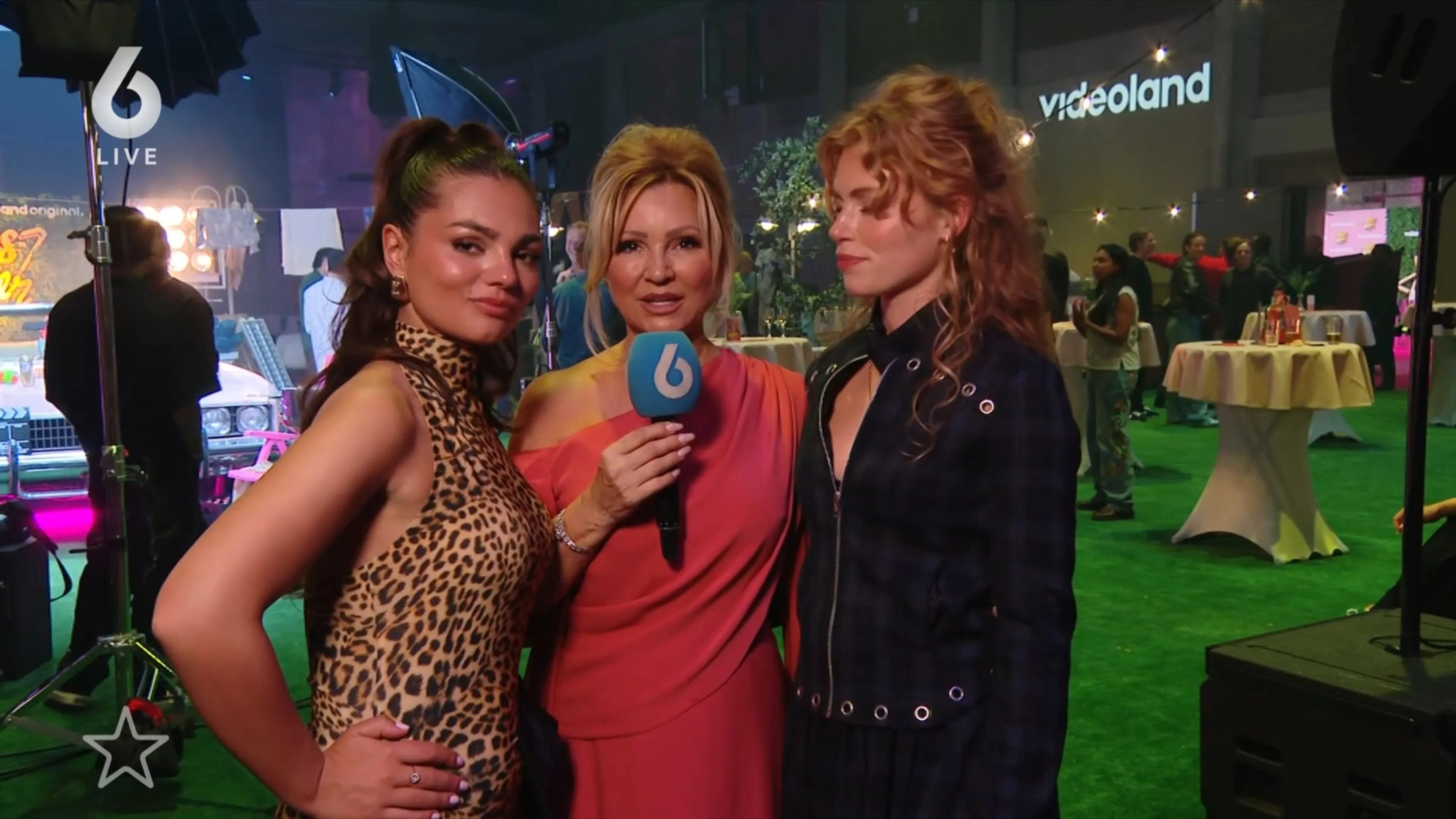 Première van Flodder-spin-off, live met Tatjana en Ghislaine