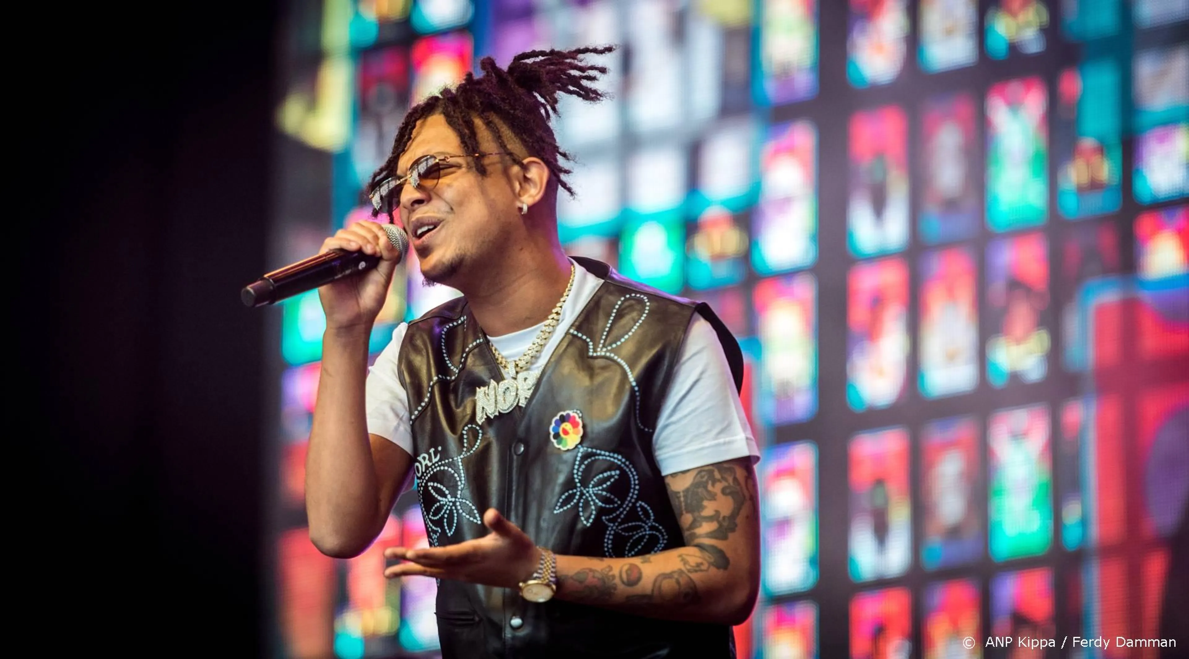 Ronnie Flex zet de Kuip op zijn kop met albumpresentatie