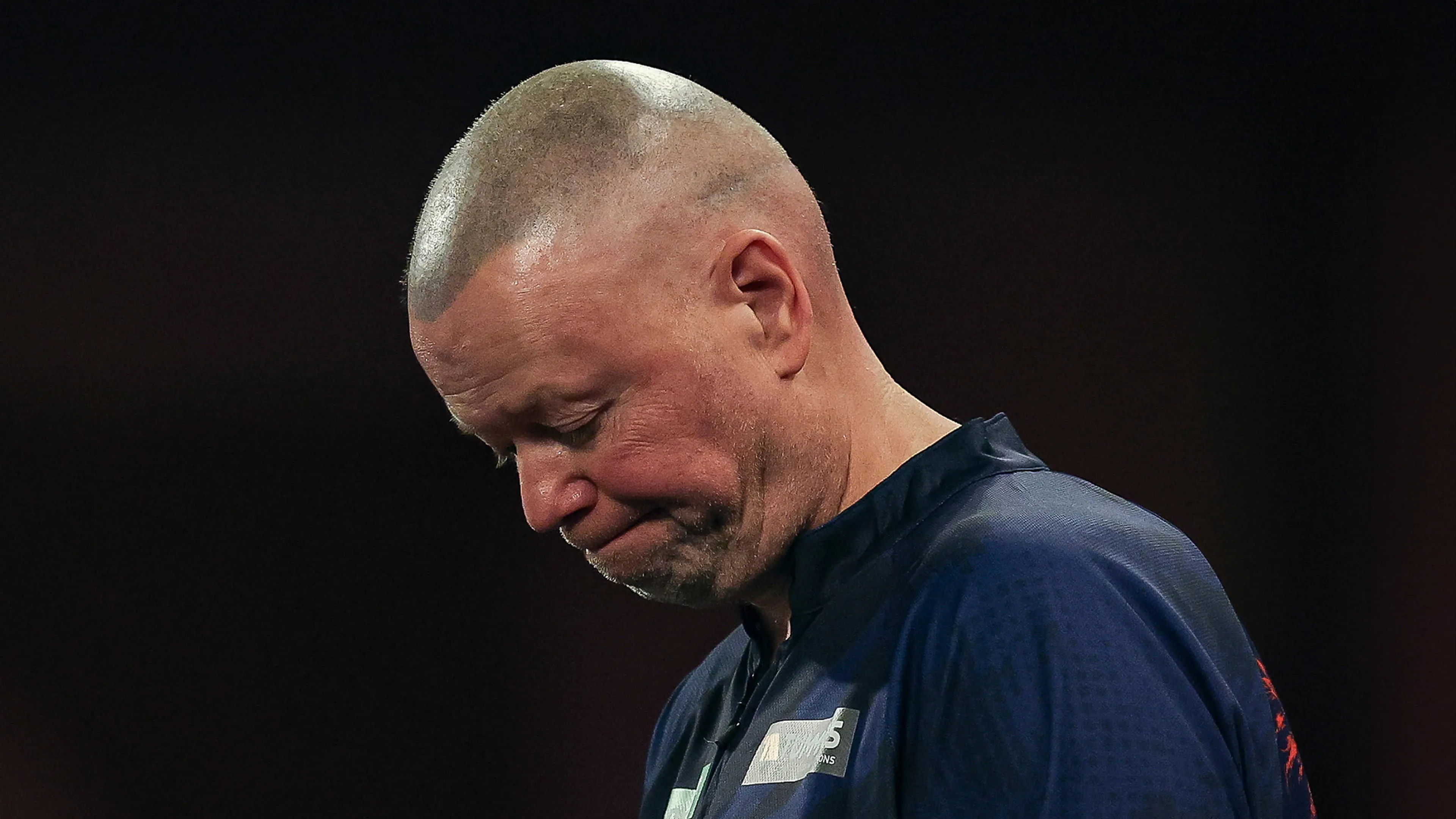 Slecht nieuws voor Raymond van Barneveld: 'Ga je nooit meer vanaf komen'