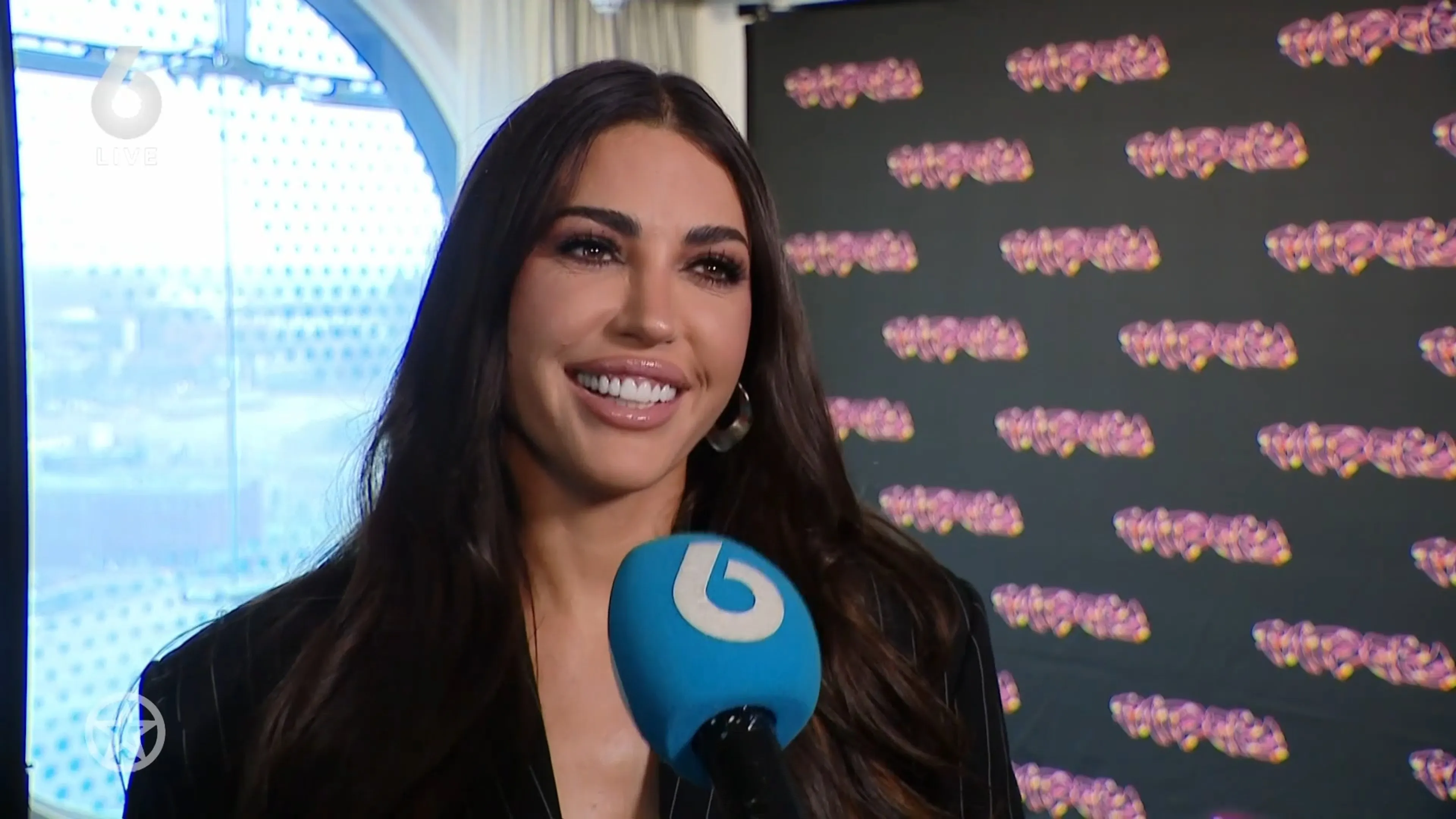 Shownieuws-tafel over Yolanthes realityshow waarin ook Wesley is te zien