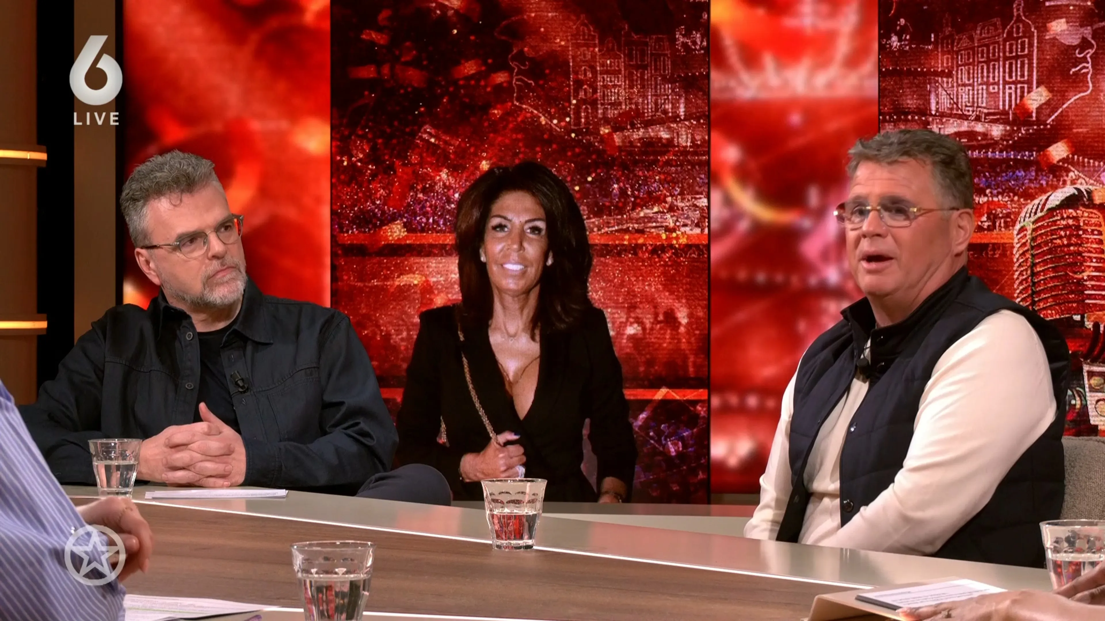 Wolter Kroes in Shownieuws over Heel Holland Zingt Hazes en Rachel