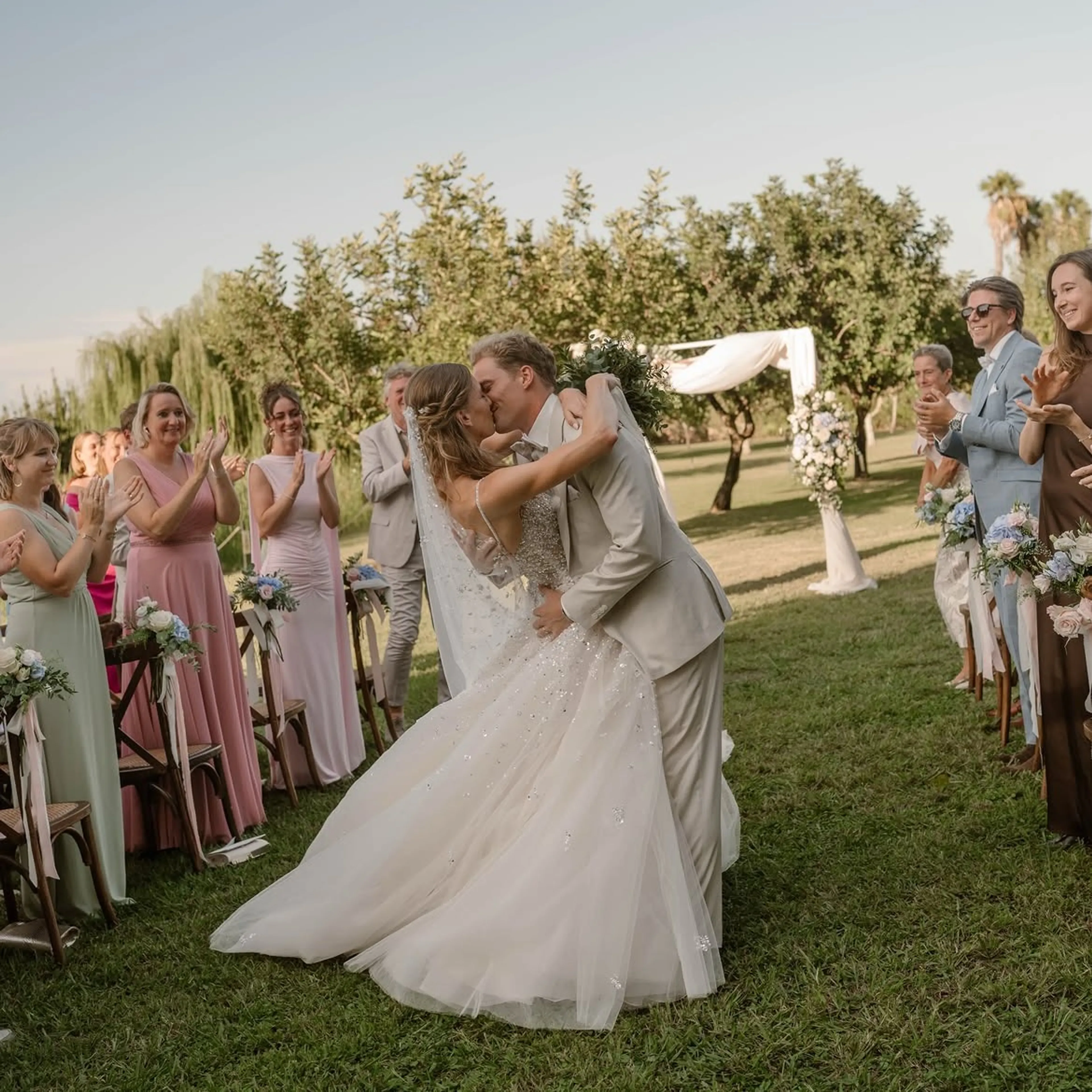Femke Broeders-Bol en Ben Broeders pakken uit met huwelijksfeest op Sardinië