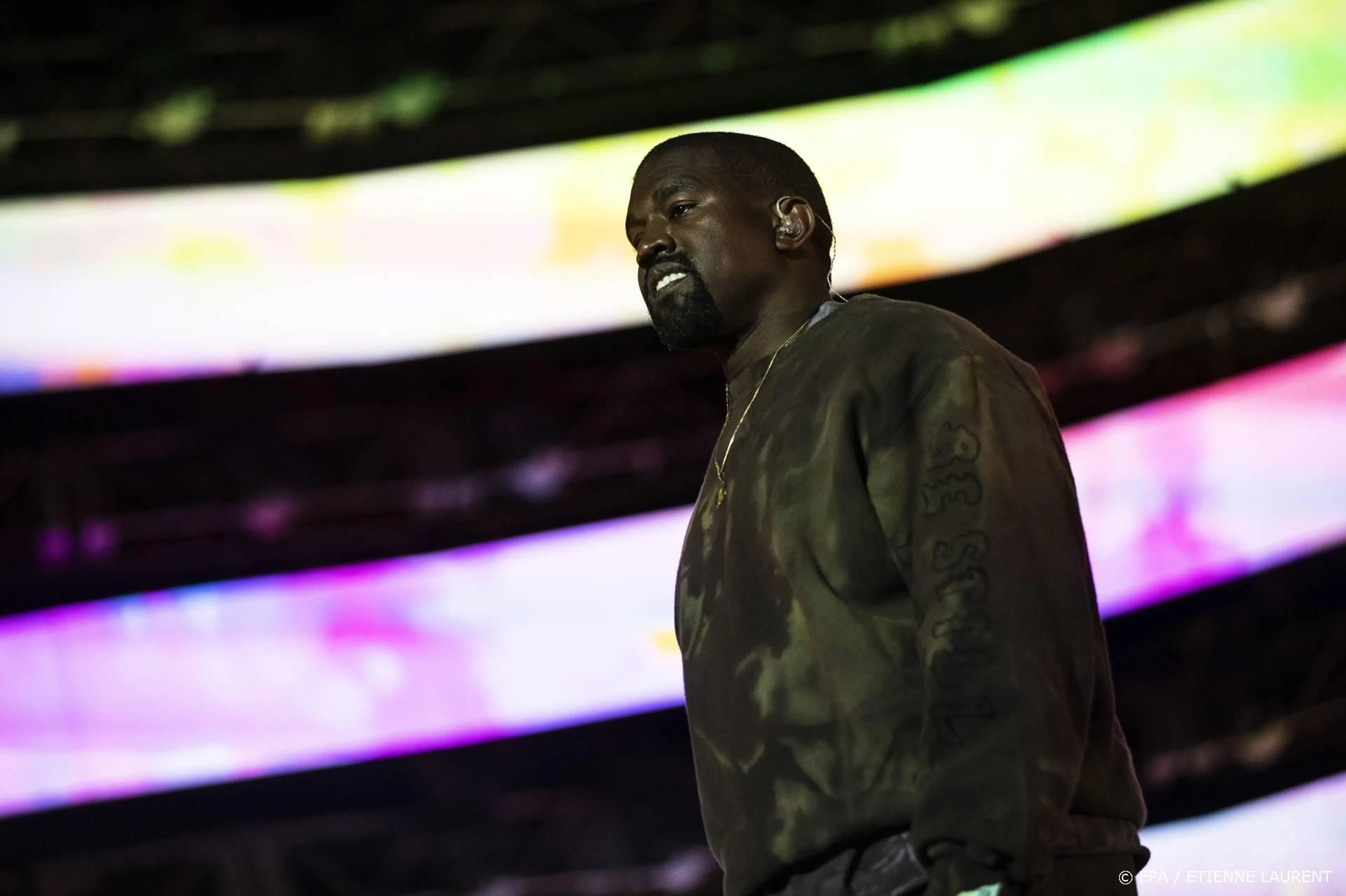 Page Six: Ye date niet meer met model Vinetria