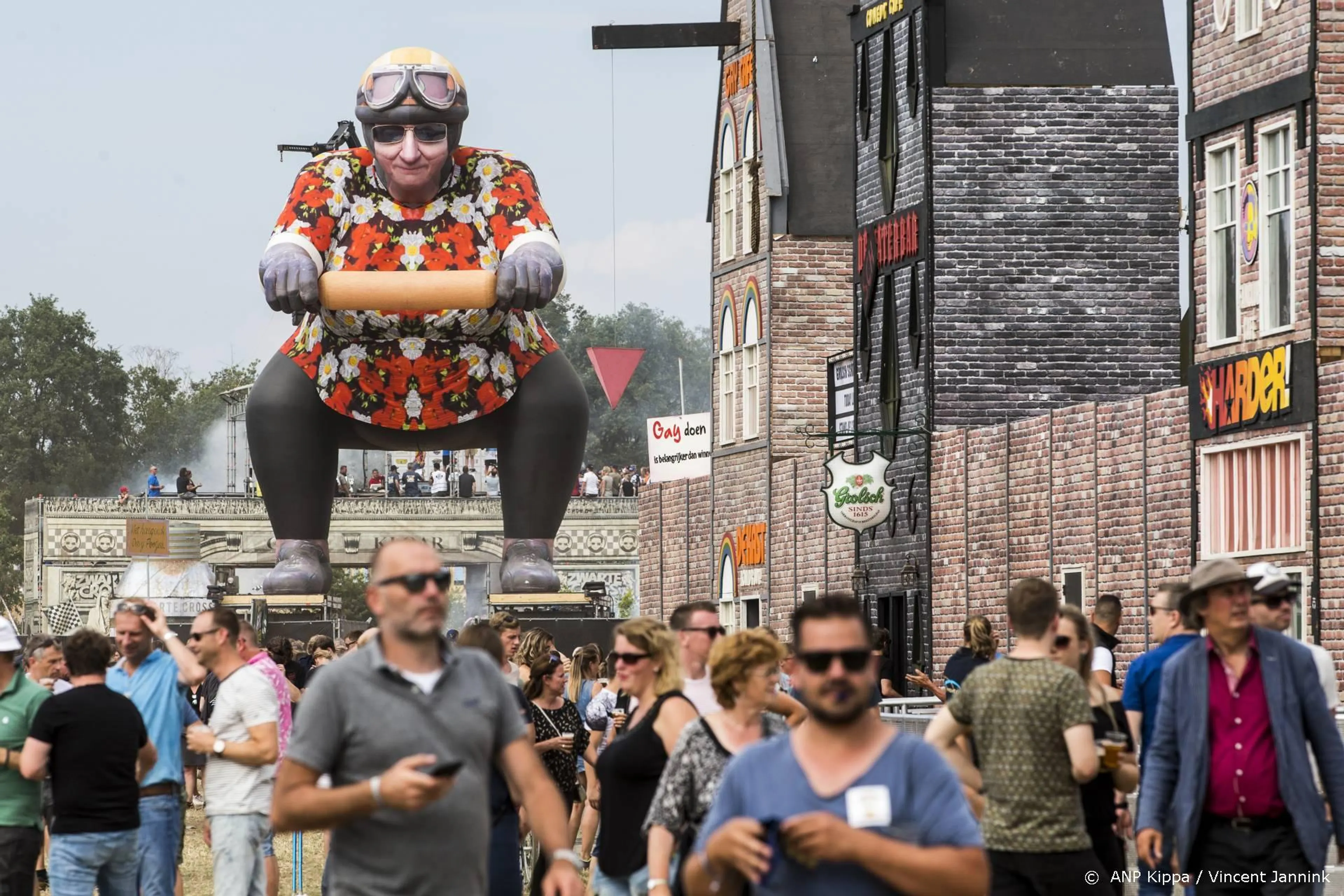 Organisatie Zwarte Cross: 'Hufters, blijf thuis'