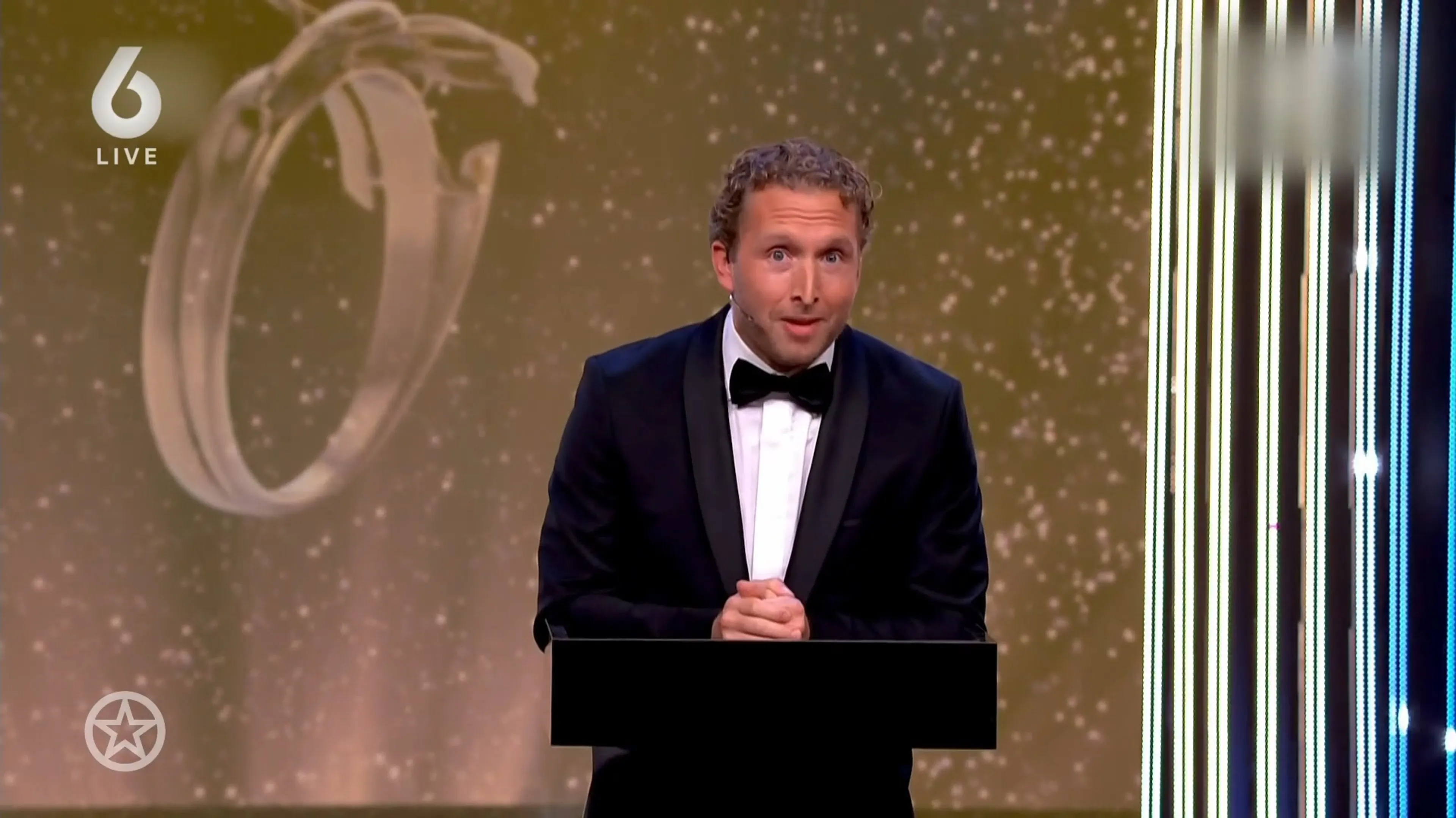 Peter Pannekoek haalt flink uit tijdens roast Gouden Televizier-Gala