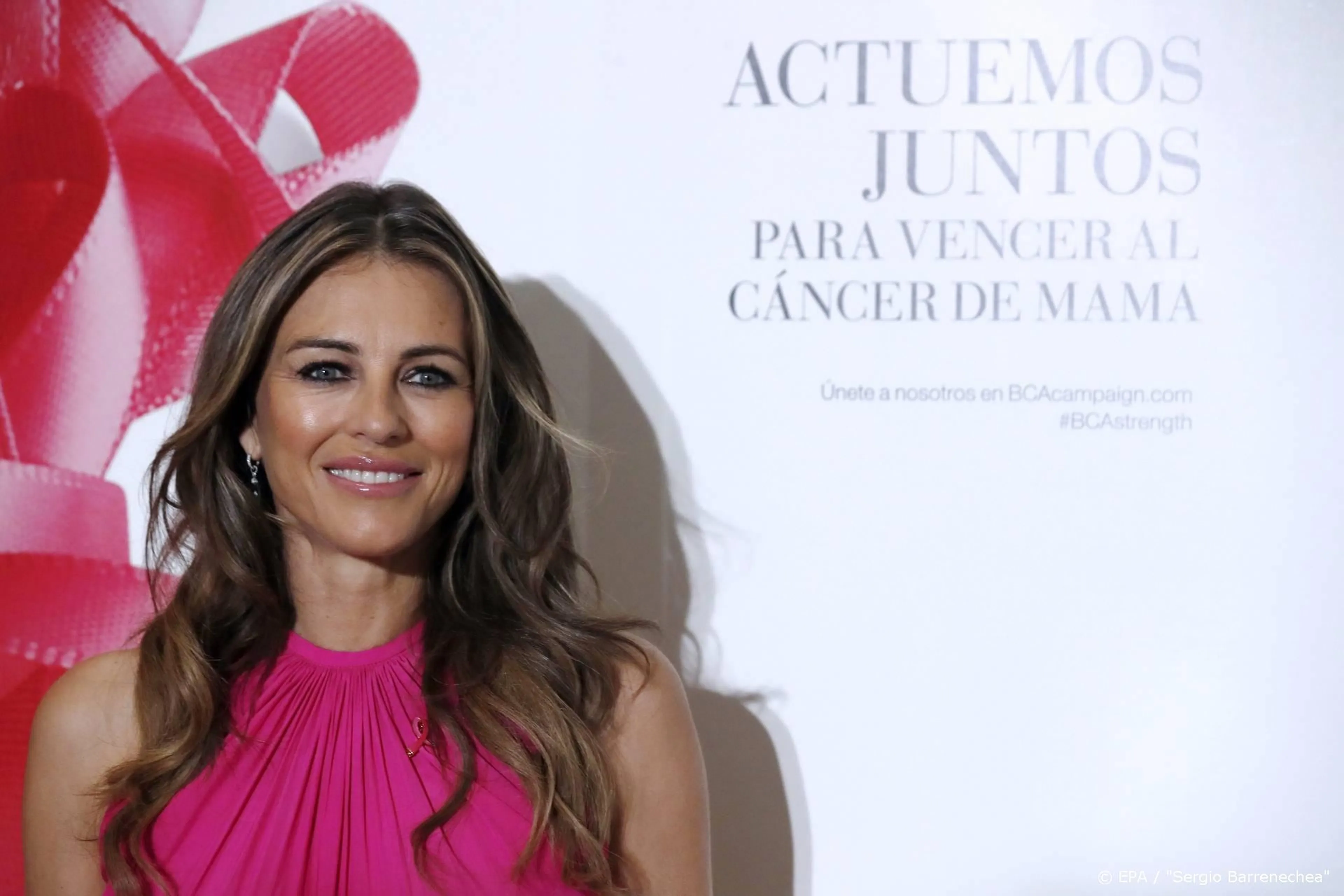 Zoon Elizabeth Hurley tekent modellencontract