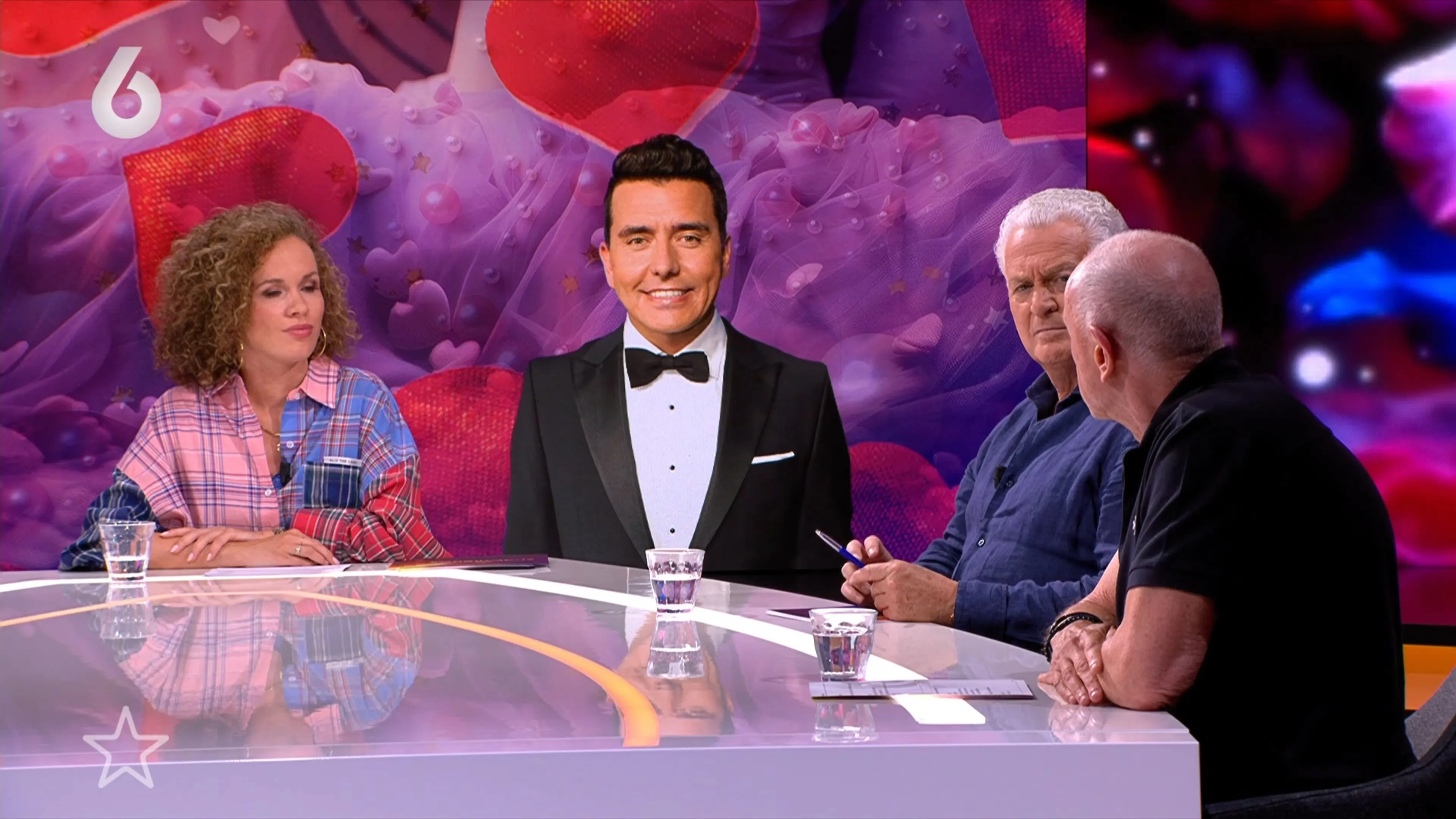 'Jan Smit gespot met nieuwe vriendin'