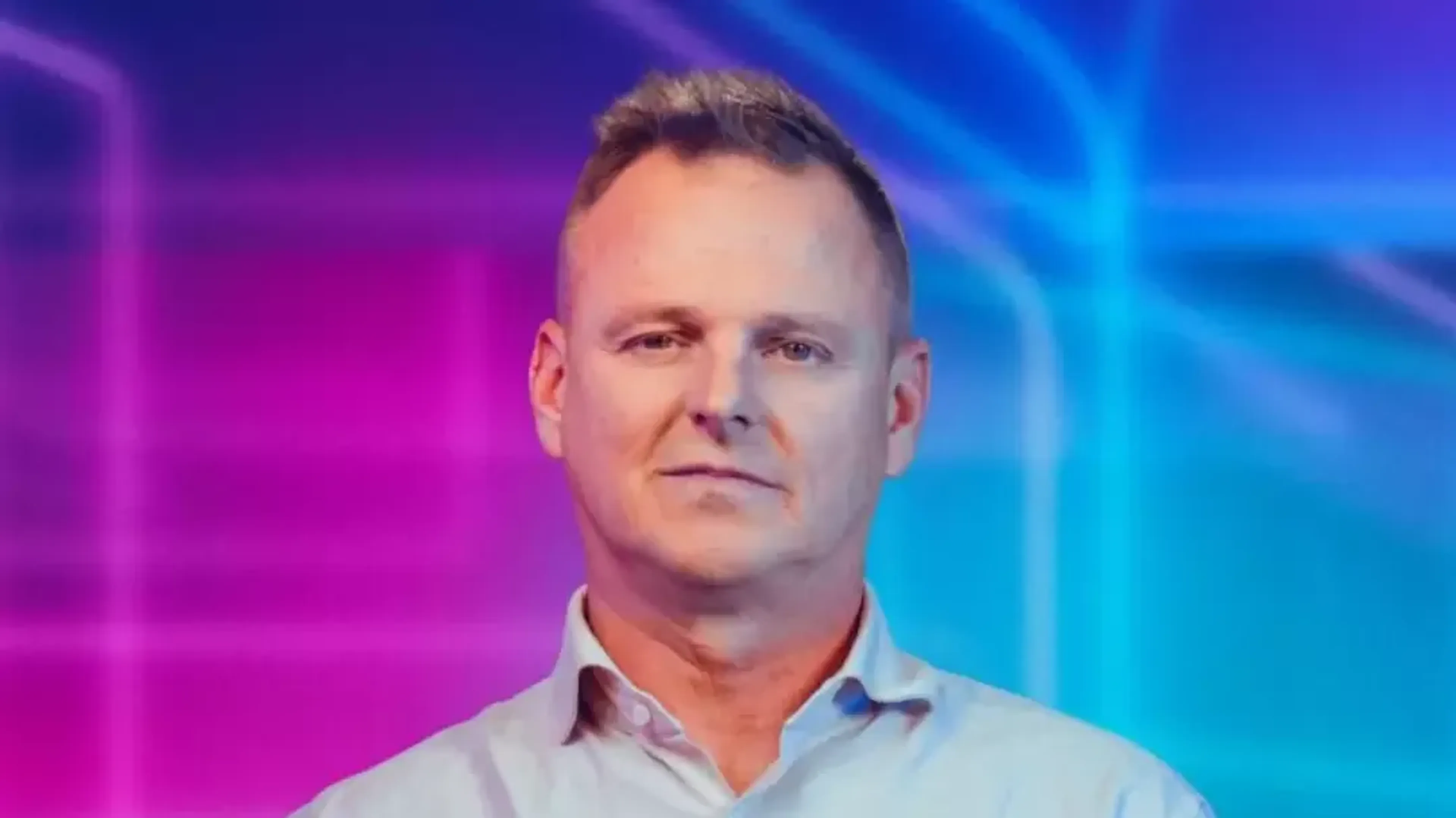 Kandidaat Big Brother hevig emotioneel door thuisfront