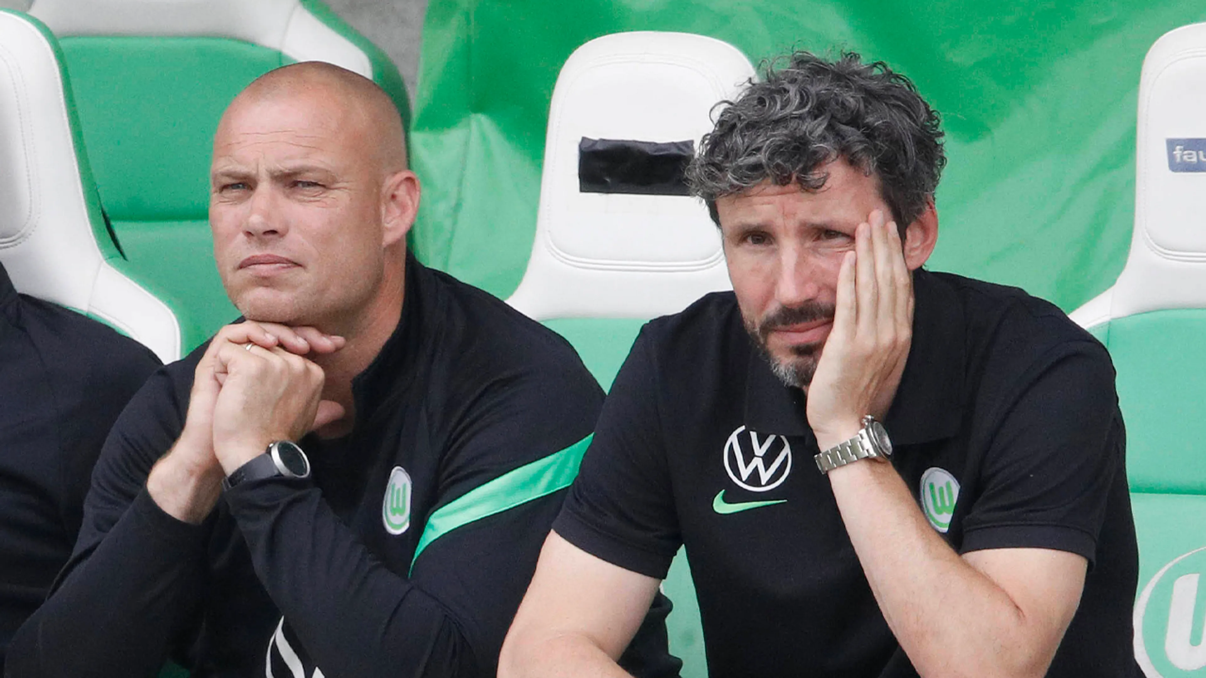 Ook Van Bommels assistent Hofland weg bij Wolfsburg